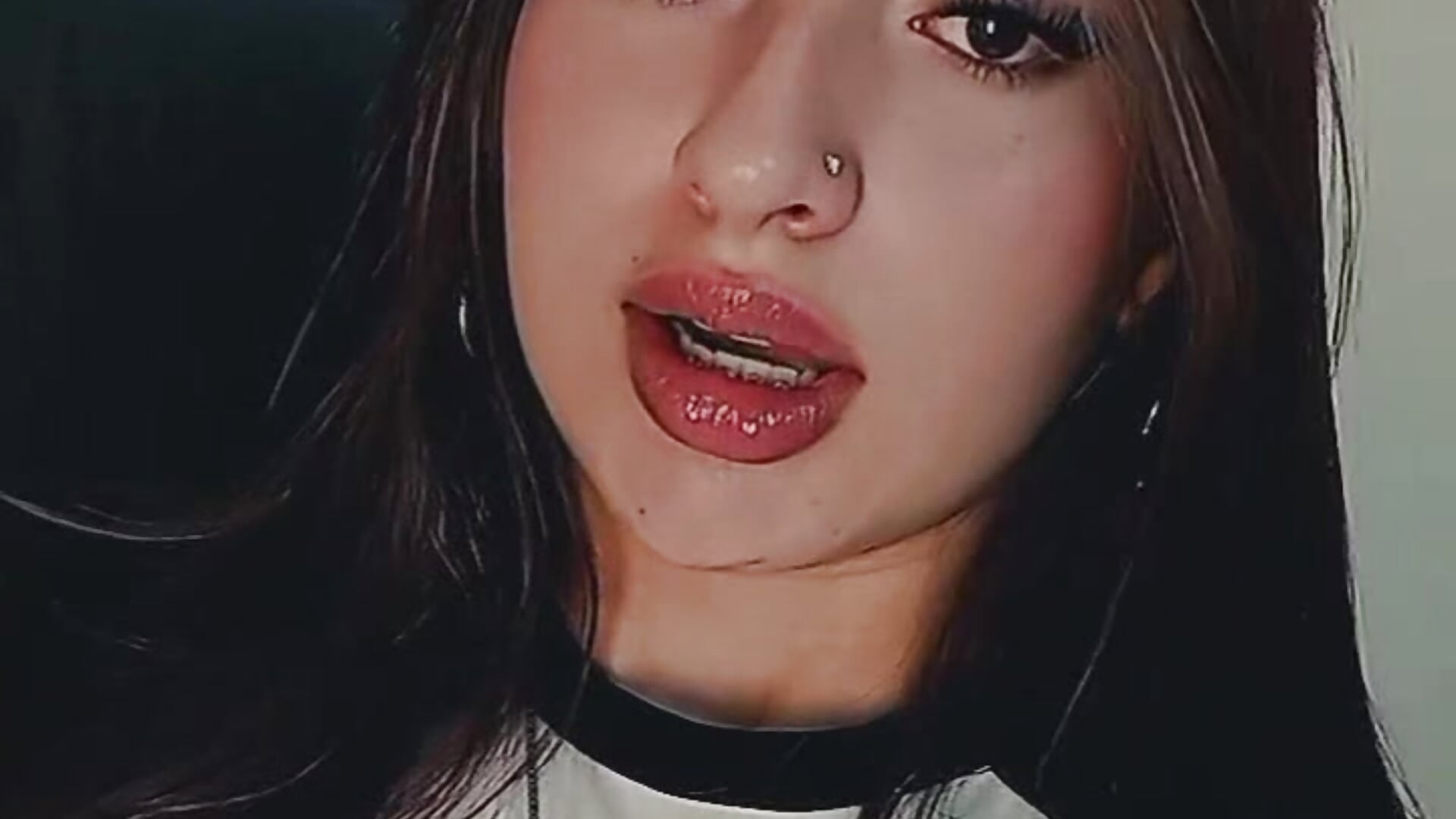 🖤 Skirt Too Short, Thoughts Too Filthy－カメラキャストのChloeJoness_の動画