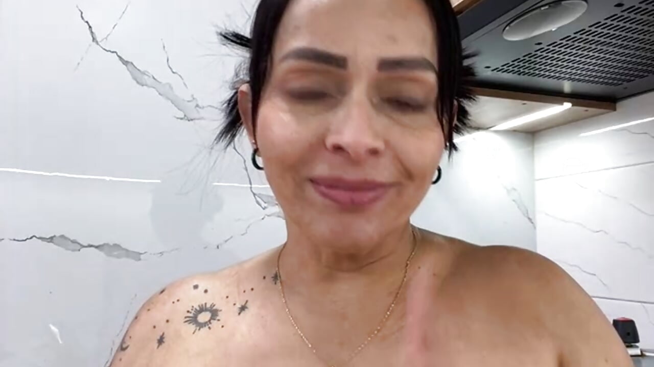 [6 Apr 14:06] Private Show - copy 9 Apr 00:22 - vídeo de la modelo de cam istthalexa