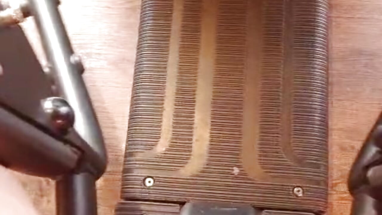 Tight & Wet Thigh Exercises 😏💦 - video di istthalexa modella di cam