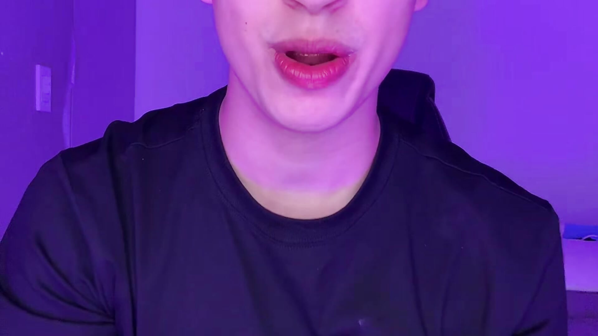 Трендове відео  5657 вебкаммоделі AdrianRinaldi