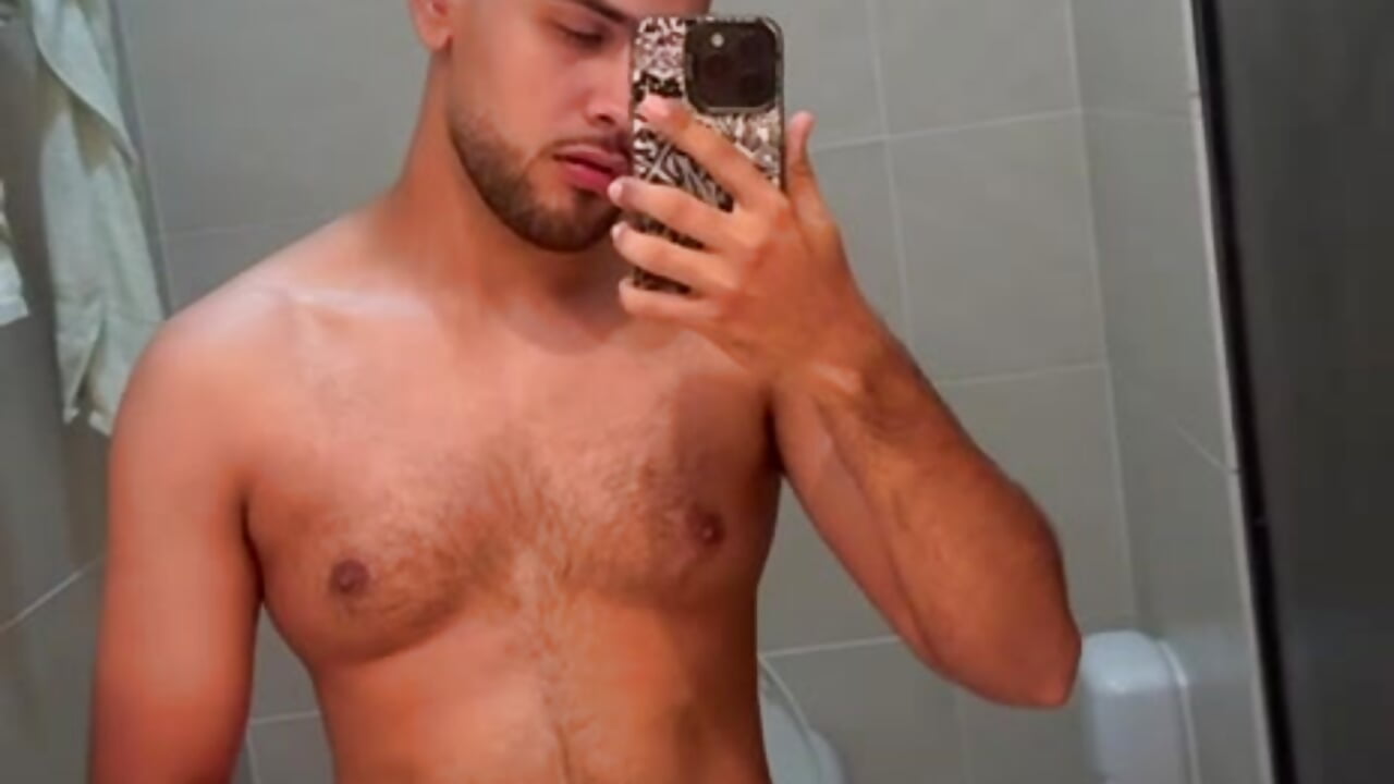 sexy in my mirror 🥵