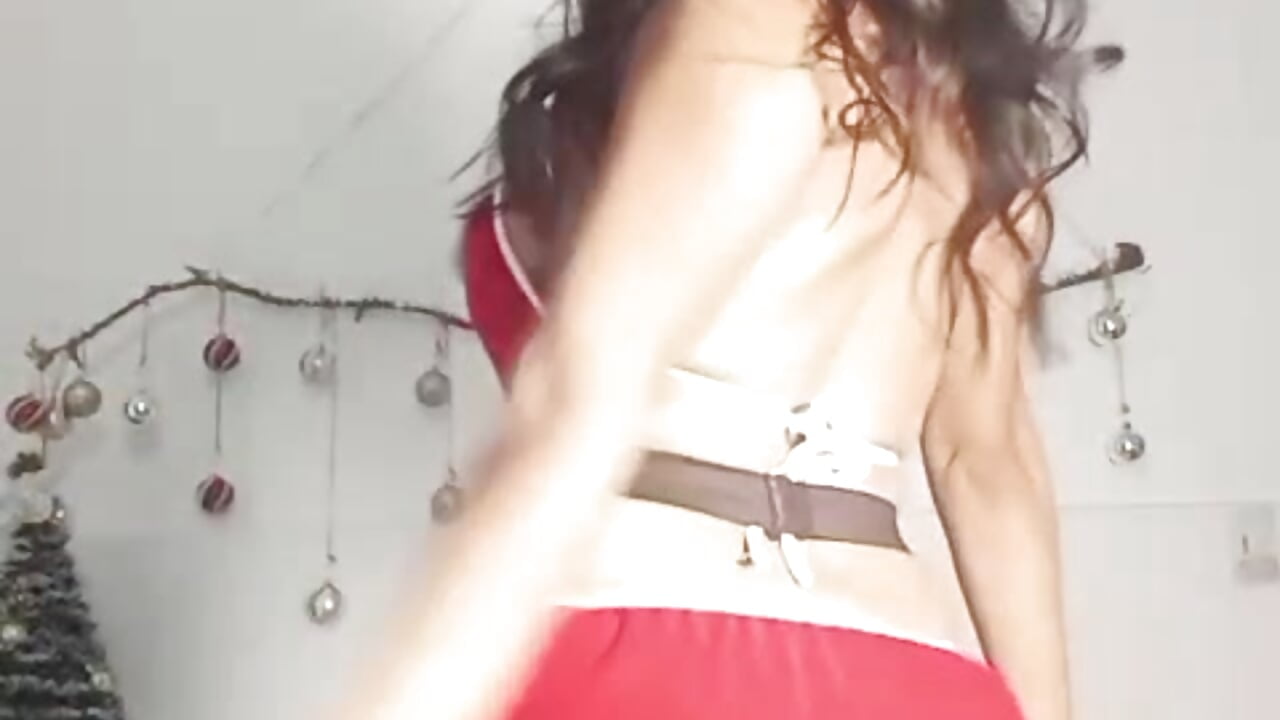 Mami Claus modelando para tí - CanelaDeluxe 캠 모델의 동영상