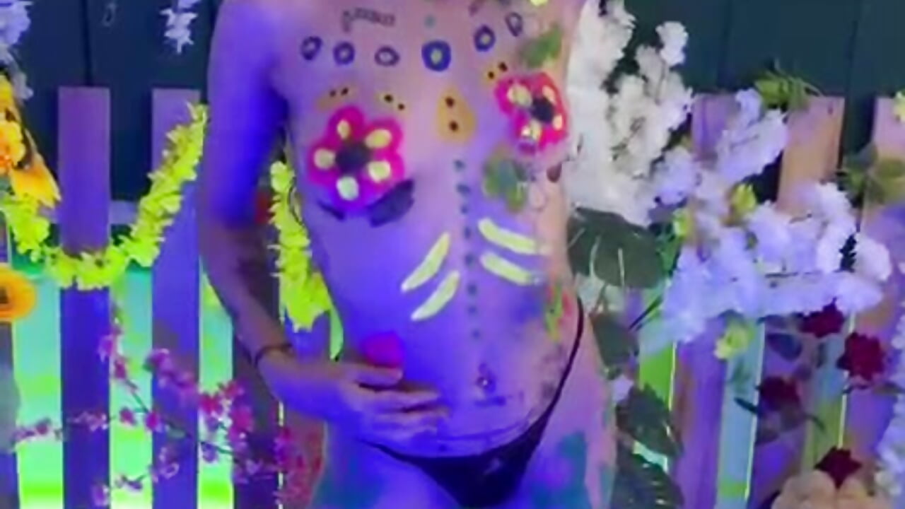 body paint - video van Sweettpleasure cam-model