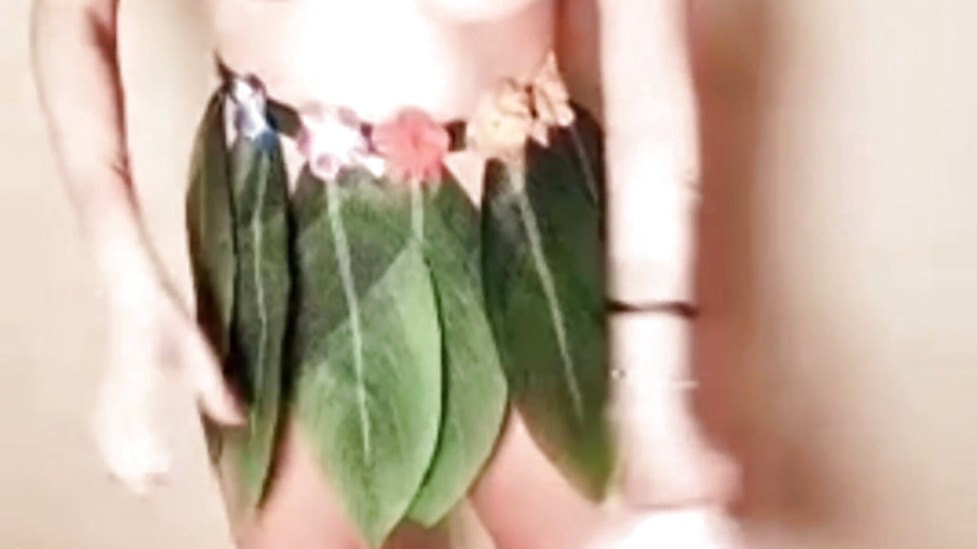 Ik wil die pik van je likken en zuigen, schatje 👅, ik wil hem deepthroaten hmm, totdat ik naar adem - video by lotteliefde1 cam model