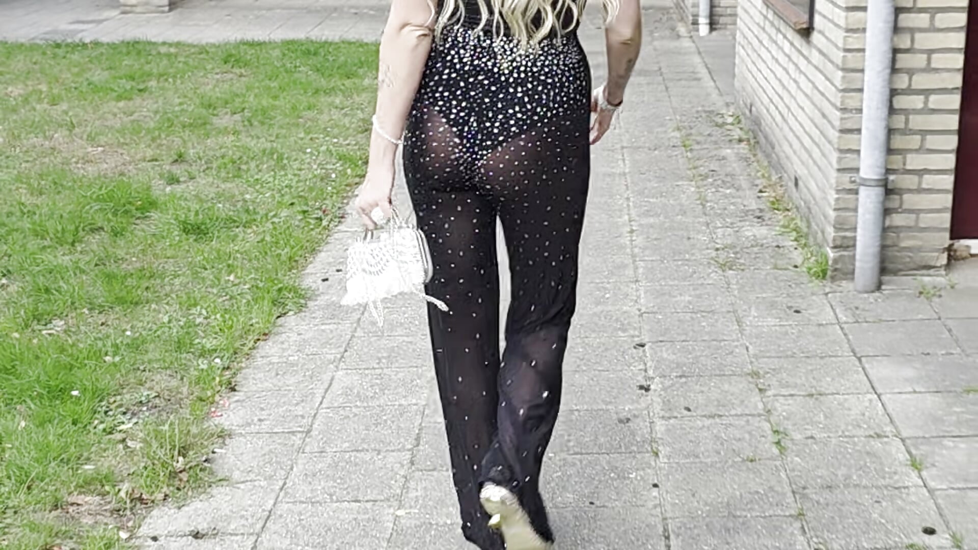 Heb je deze nacht zin om stout te doen? Ik ben wakker dus tip me voor sexting, videobellen of een ge - video by lotteliefde1 cam model