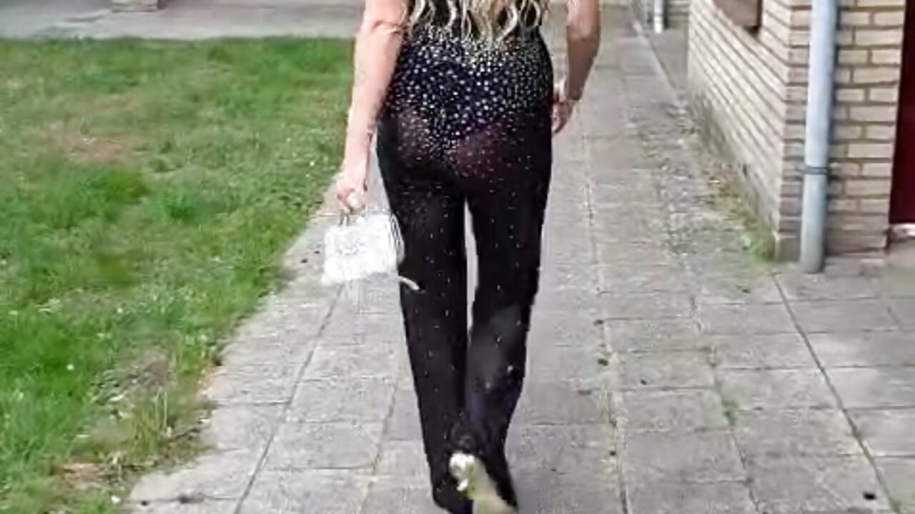 Wat leuk dat je me bent gaan volgen! Ik wil je er wel even op wijzen dat wanneer je fan word je nog - วิดีโอโดย lotteliefde1 โมเดลแคม