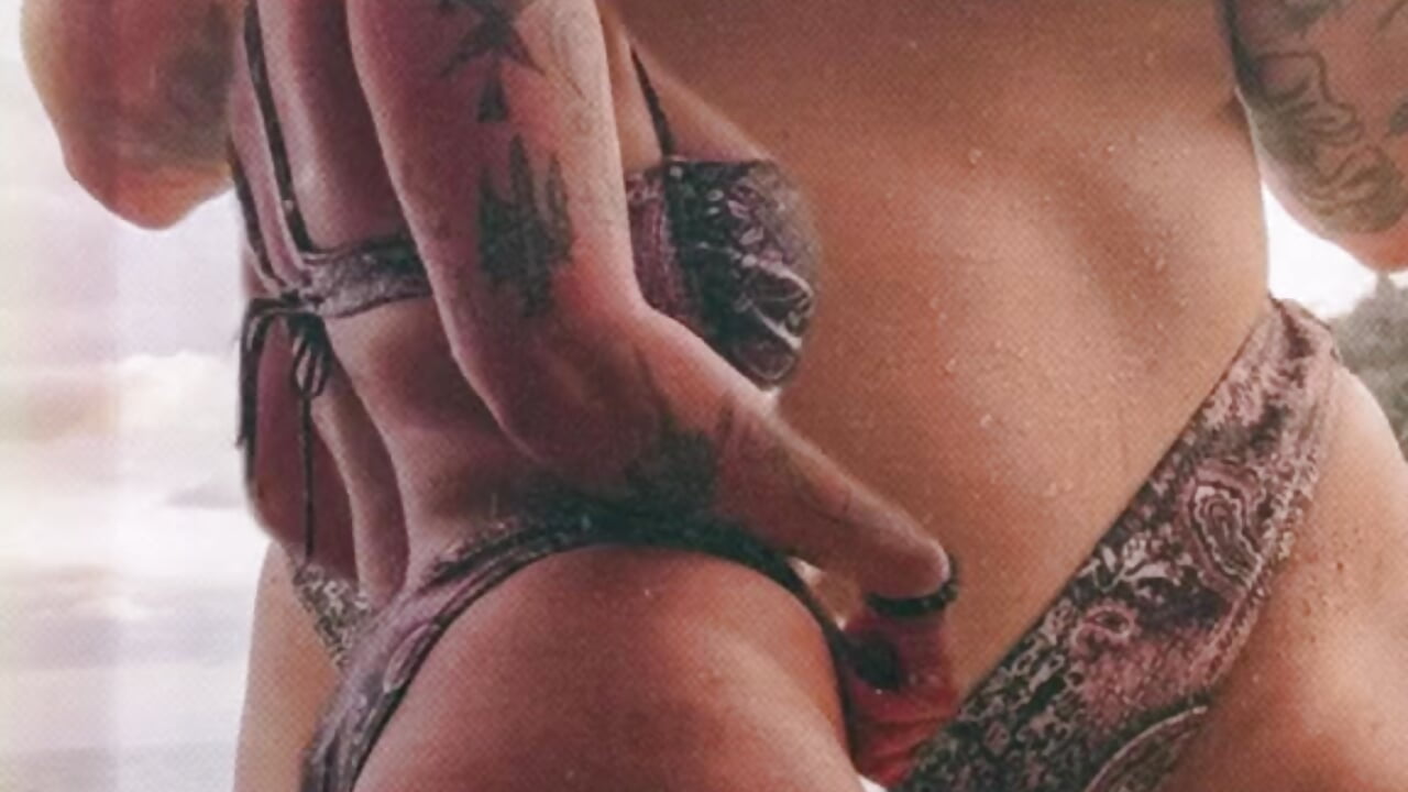 beach tease 👅 - video by xhellsbells666x cam model