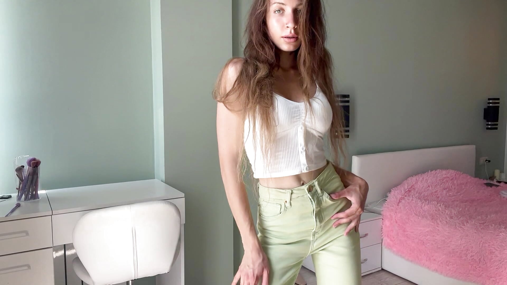 House dancing - video by LolaVexx cam model