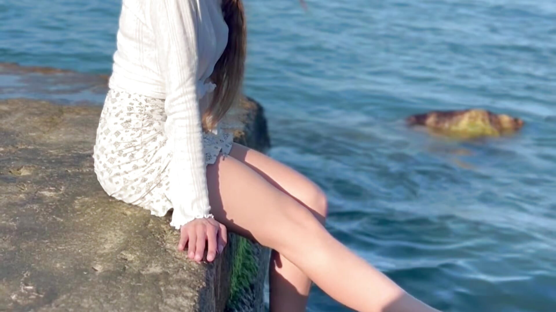 Wet feet - video by LolaVexx cam model