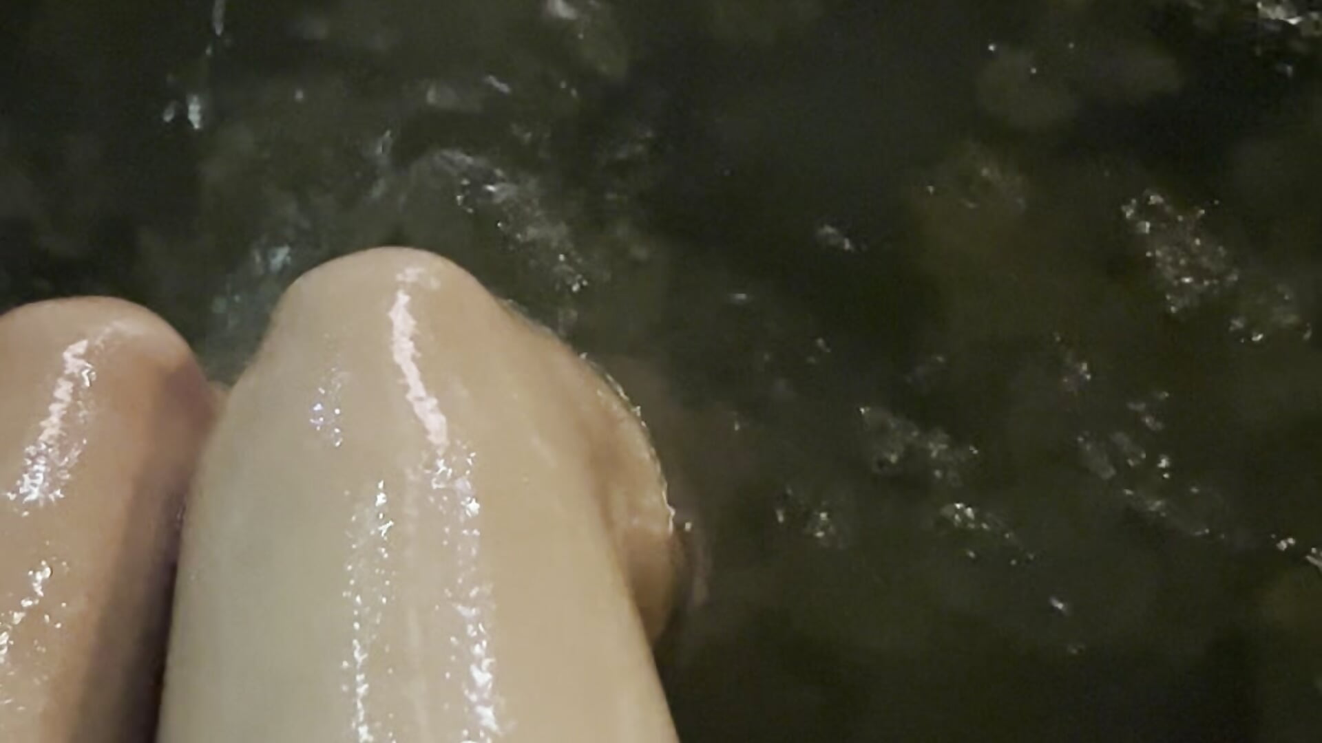 ❤️狂野小猫之玉足戏水~－カメラキャストのCutecat520の動画