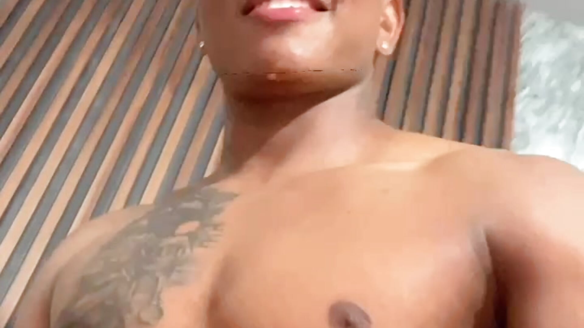 DO U LIKE MY BODY? - video by ScottWriight cam model