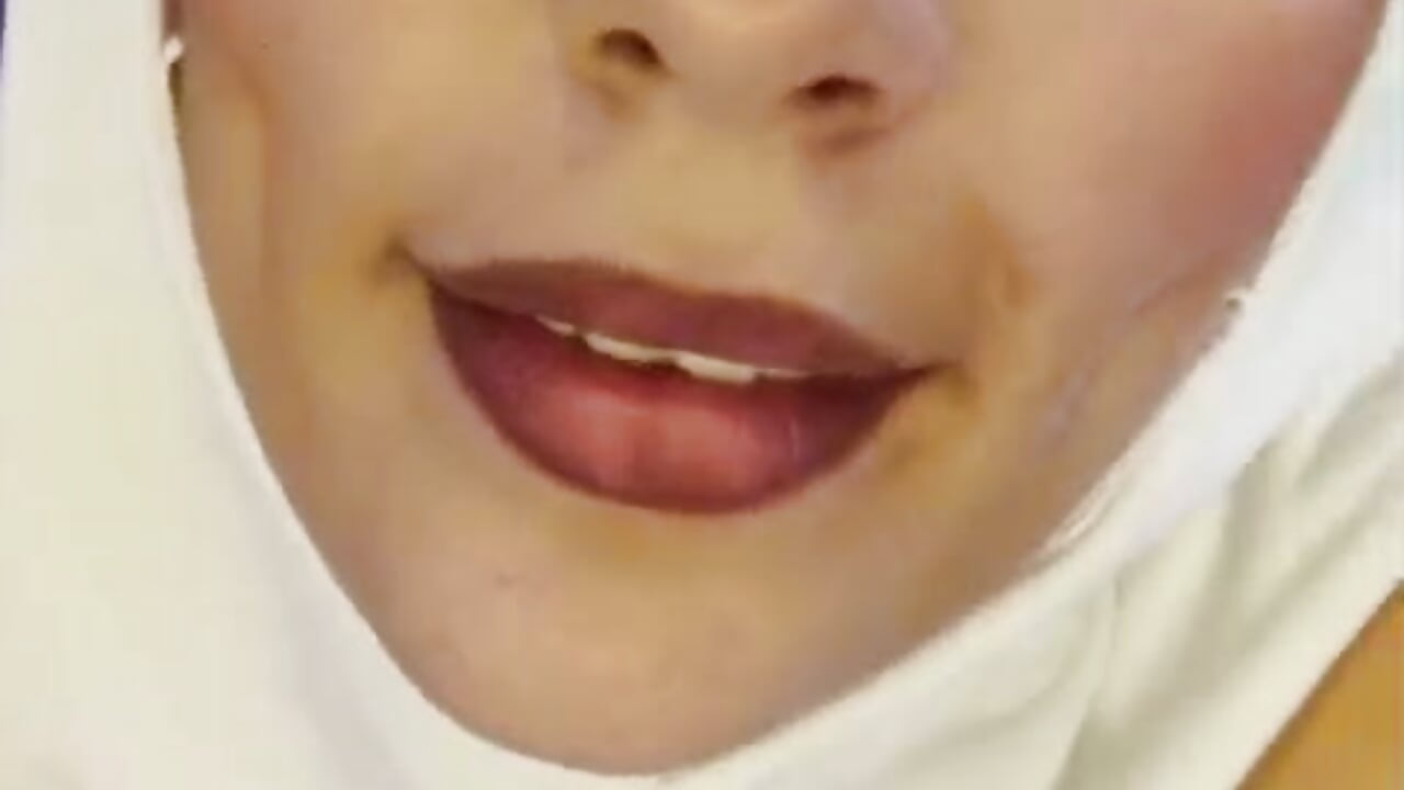 Do you like my sweet face that makes mischief? 💥 - video van SofiaRivera1 cam-model