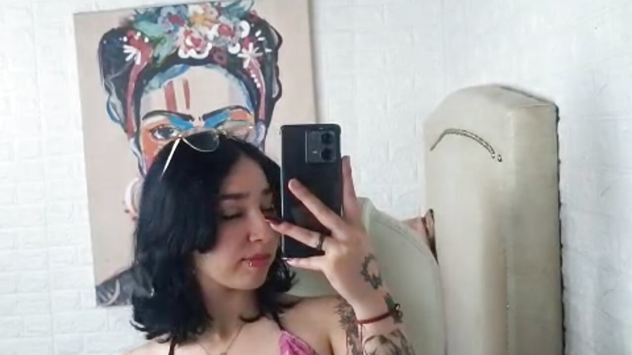 WhatsApp Video 2025-06-26 at 6,01,57 PM－カメラキャストのNaniiSisyの動画