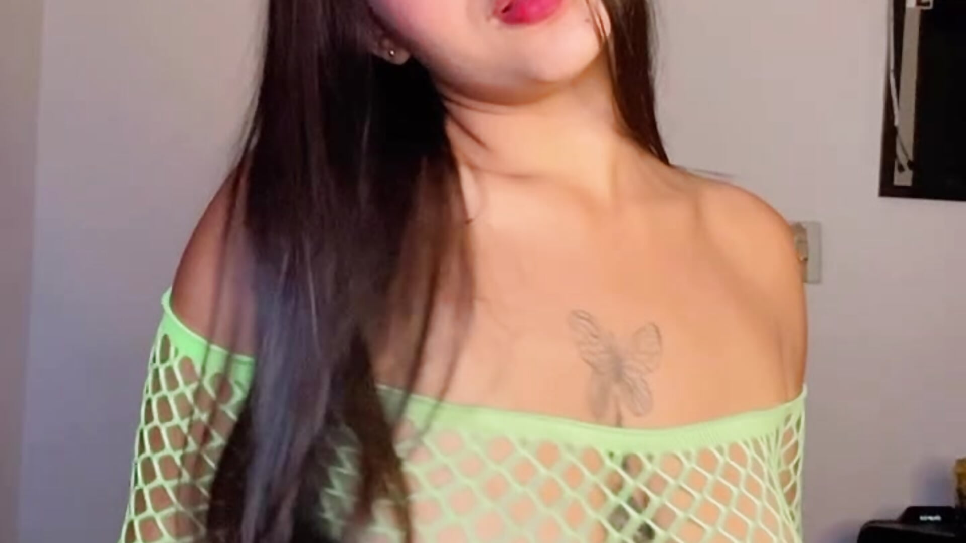 Isa hott - video by Isa_Hazee cam model