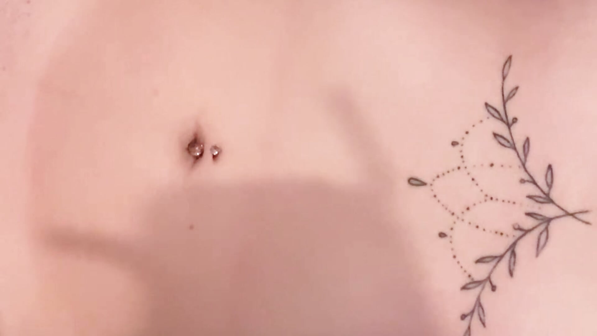🍒 piercings - video av sophianoir_ cam-modell