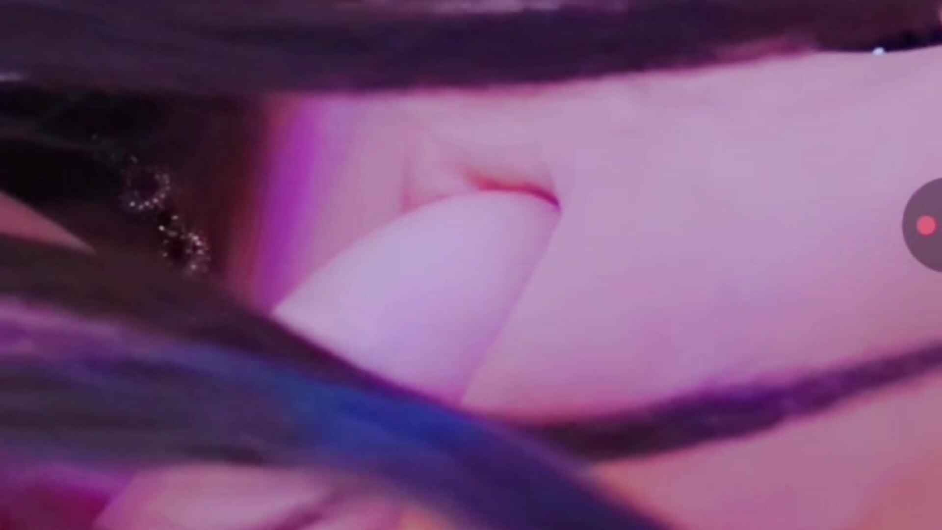 I'm breastfeeding, her milk is coming out - vidéo du modèle de showcams OnlyRima