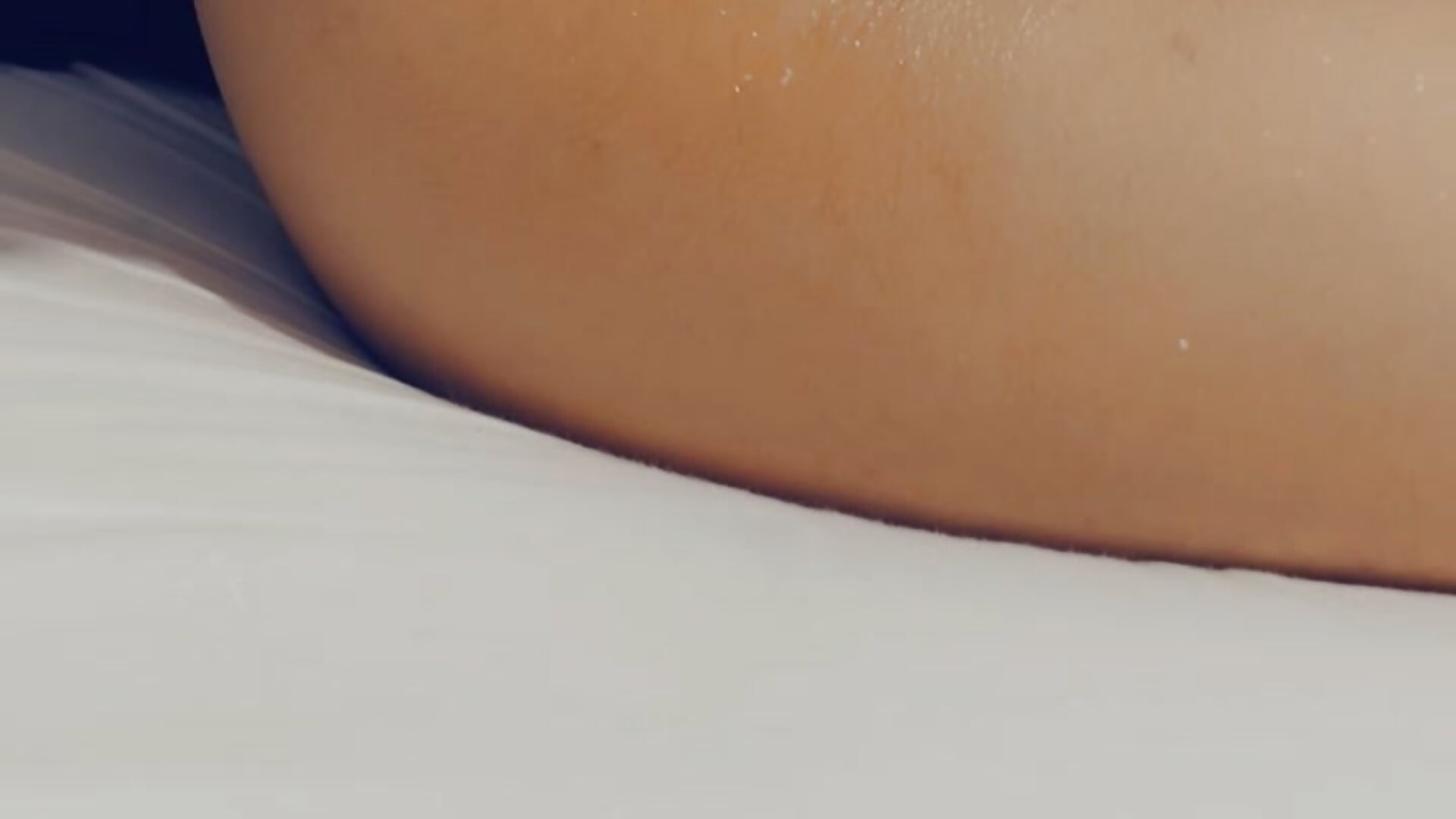 A2D17866-FCD5-49F5-AE11-9AAF9AFD2A12 - clip cu Sefira1 model videochat