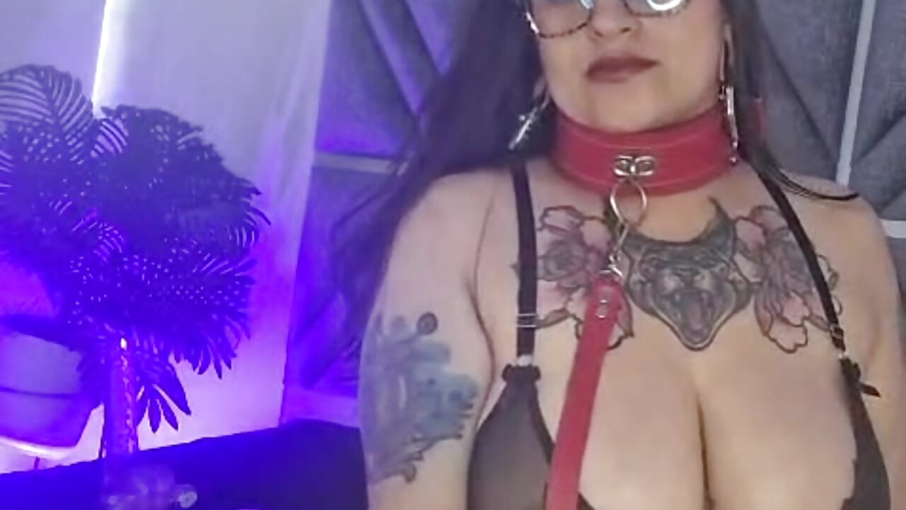 SEXY BIG WOMAN BDSM - video by Violett_Sinclair cam model