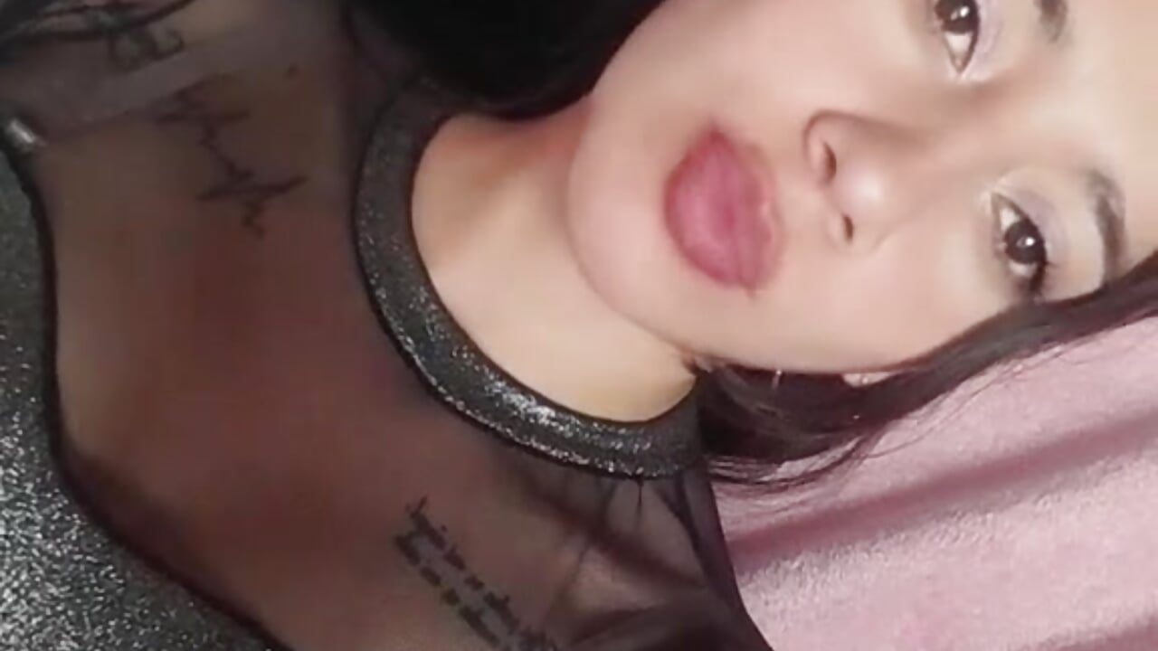 😘 - video by Madow_Lu cam model