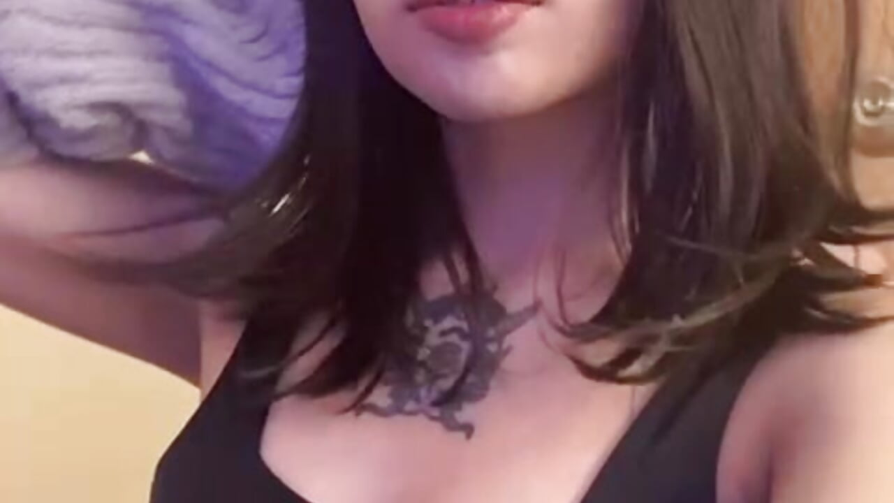 I feel sexy today  😏 – video modela na kameri Terraelowen