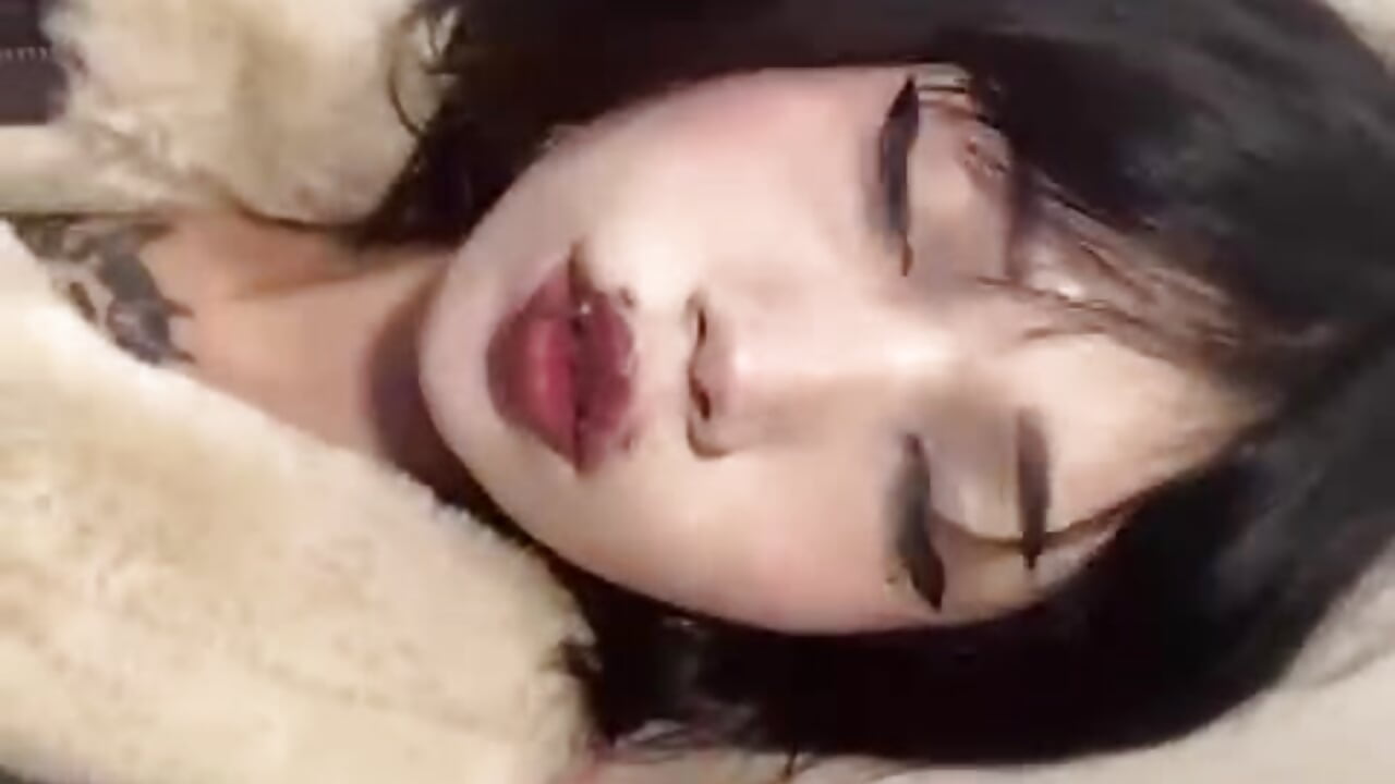 Do you like how I look? - video by Terraelowen cam model