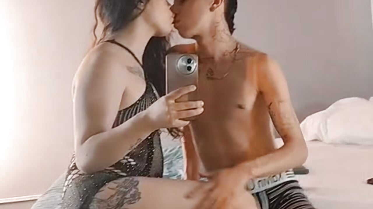 The universe conspires in your favor - video di NickandAbby_ modella di cam