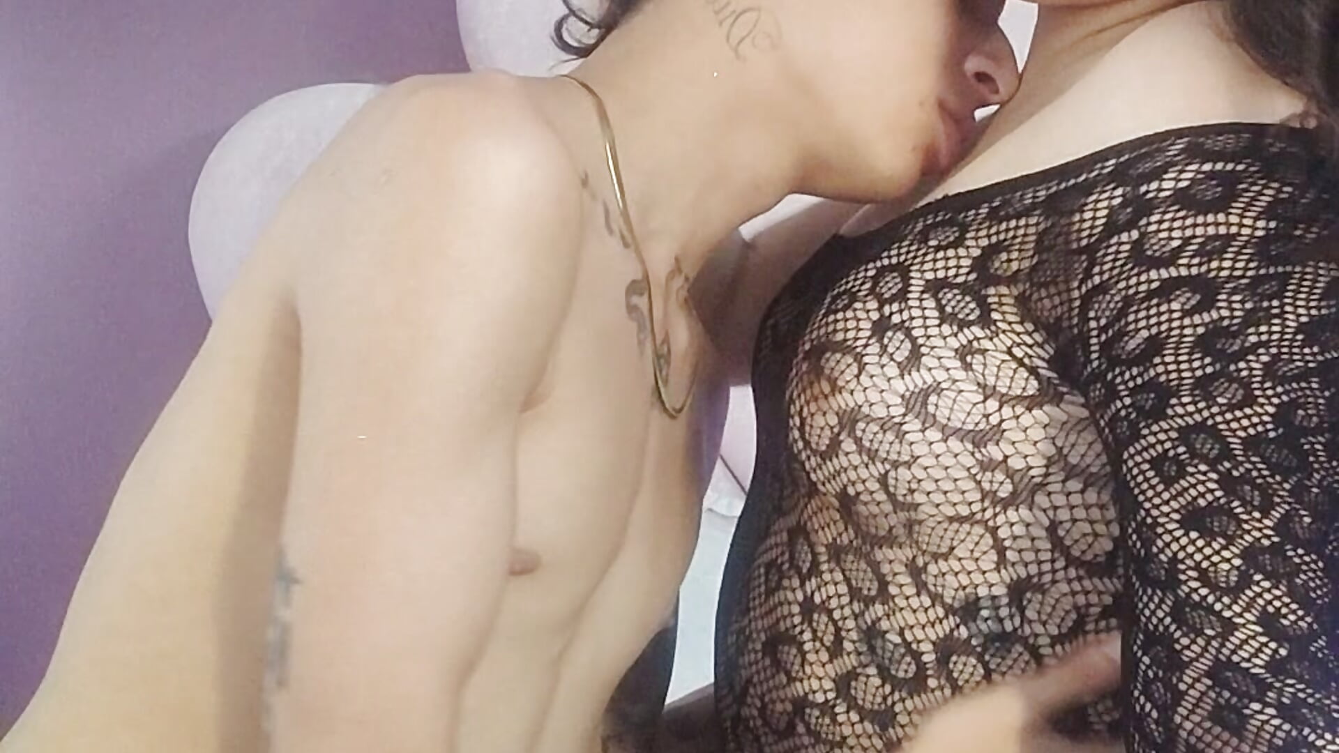 The heat rises... and I'm not going to stop it until you're inside me! - video di NickandAbby_ modella di cam