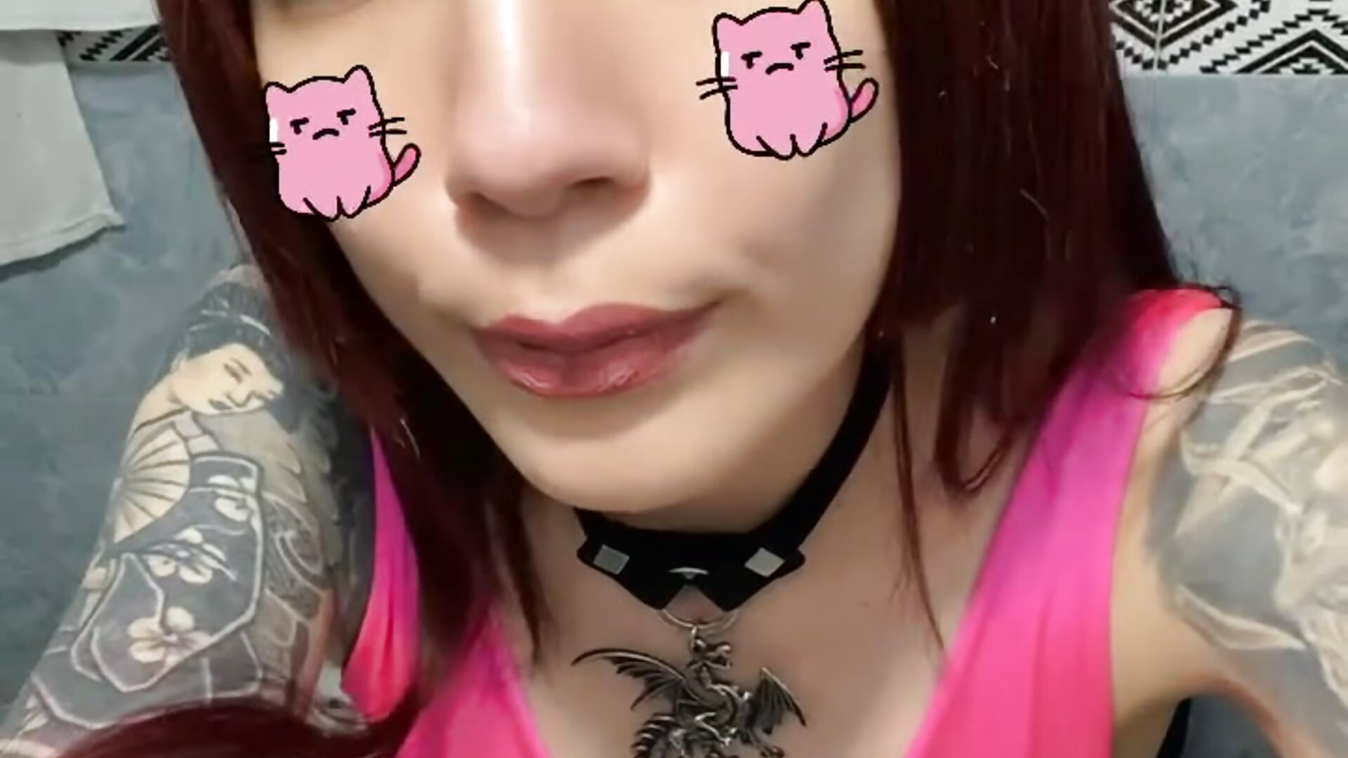 Do you like my spit ? - video by HolyMariexxx cam model