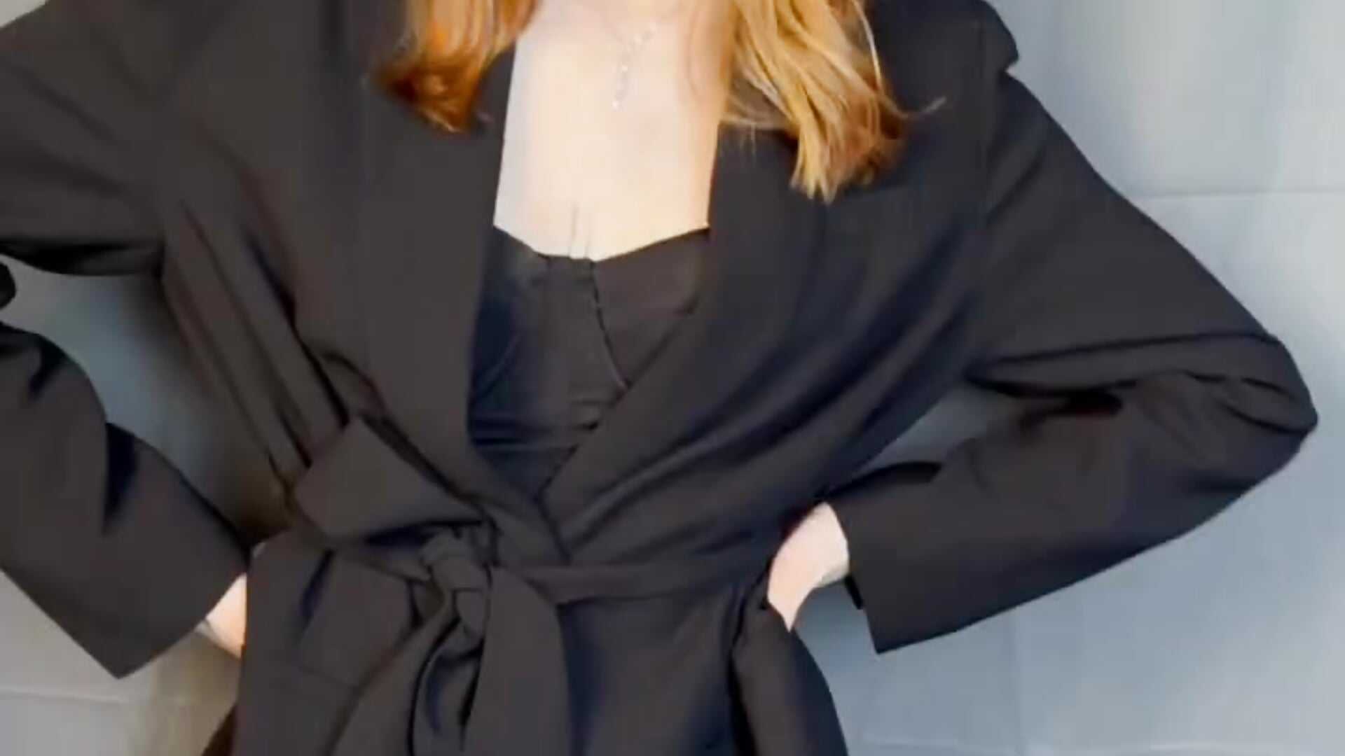 its me - video by LindaBroks cam model