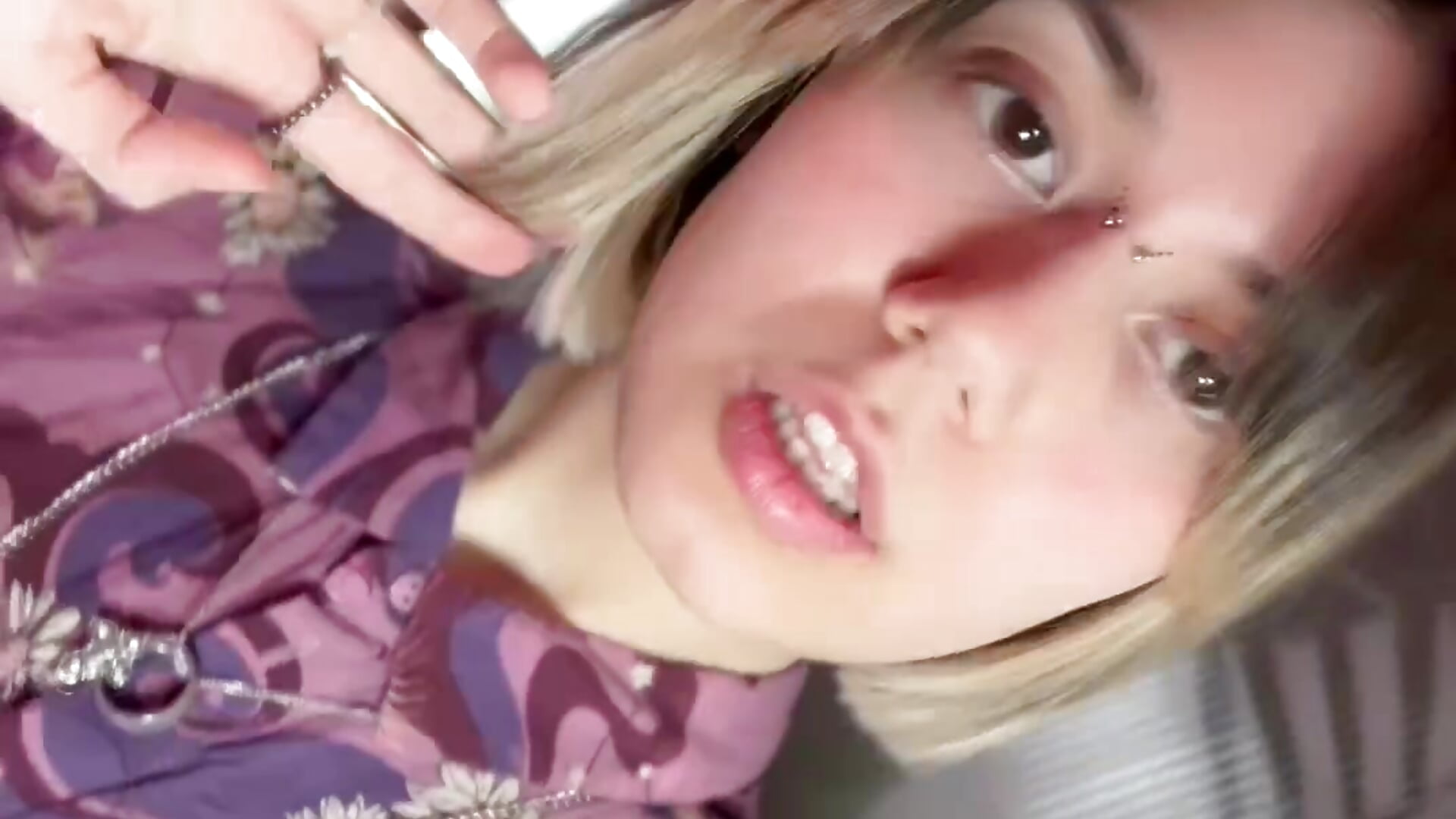 Awwwww - video by Ara_Burnard cam model