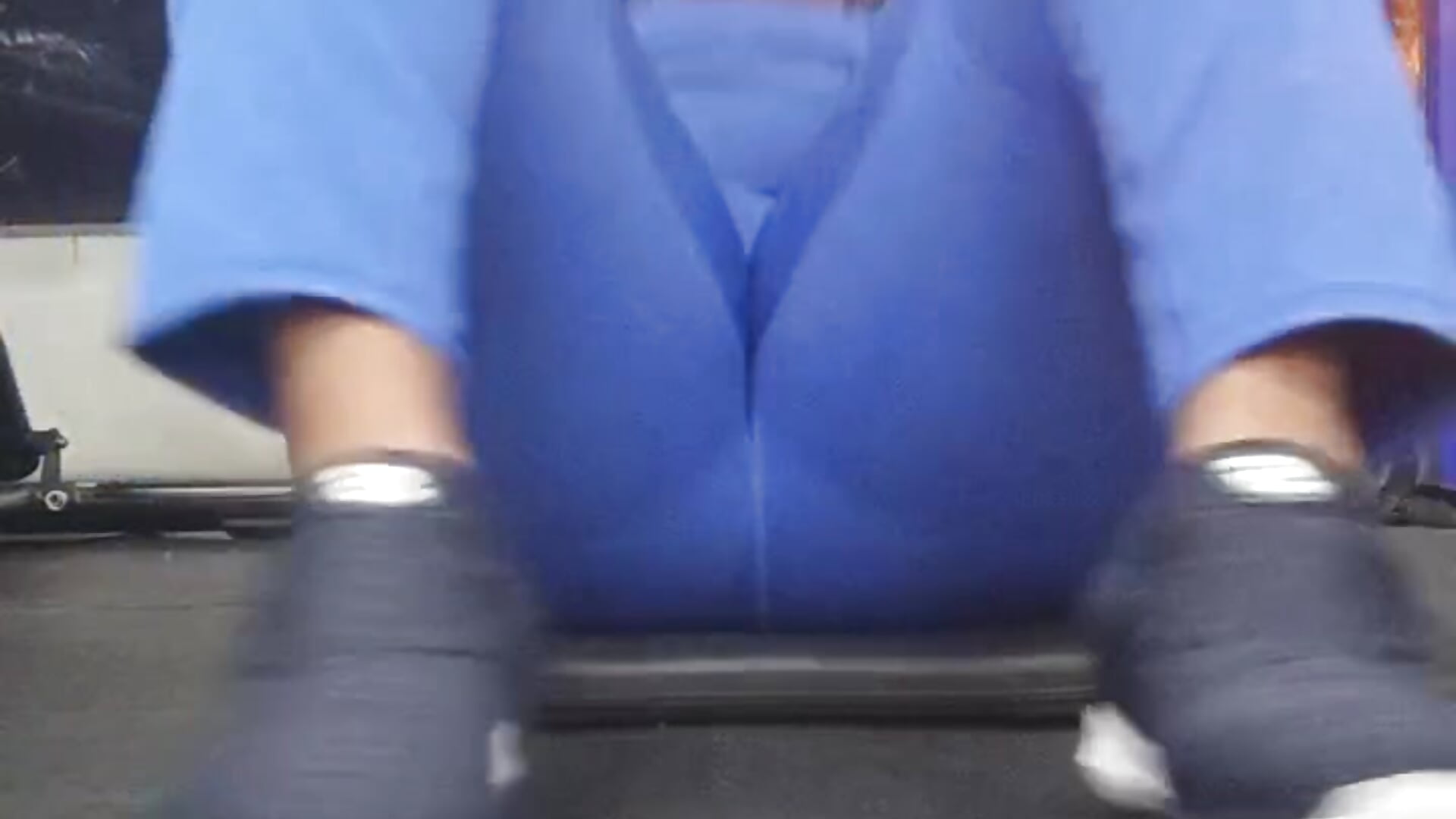 putting a lot of strength - video by AranzalatinBlaks1 cam model