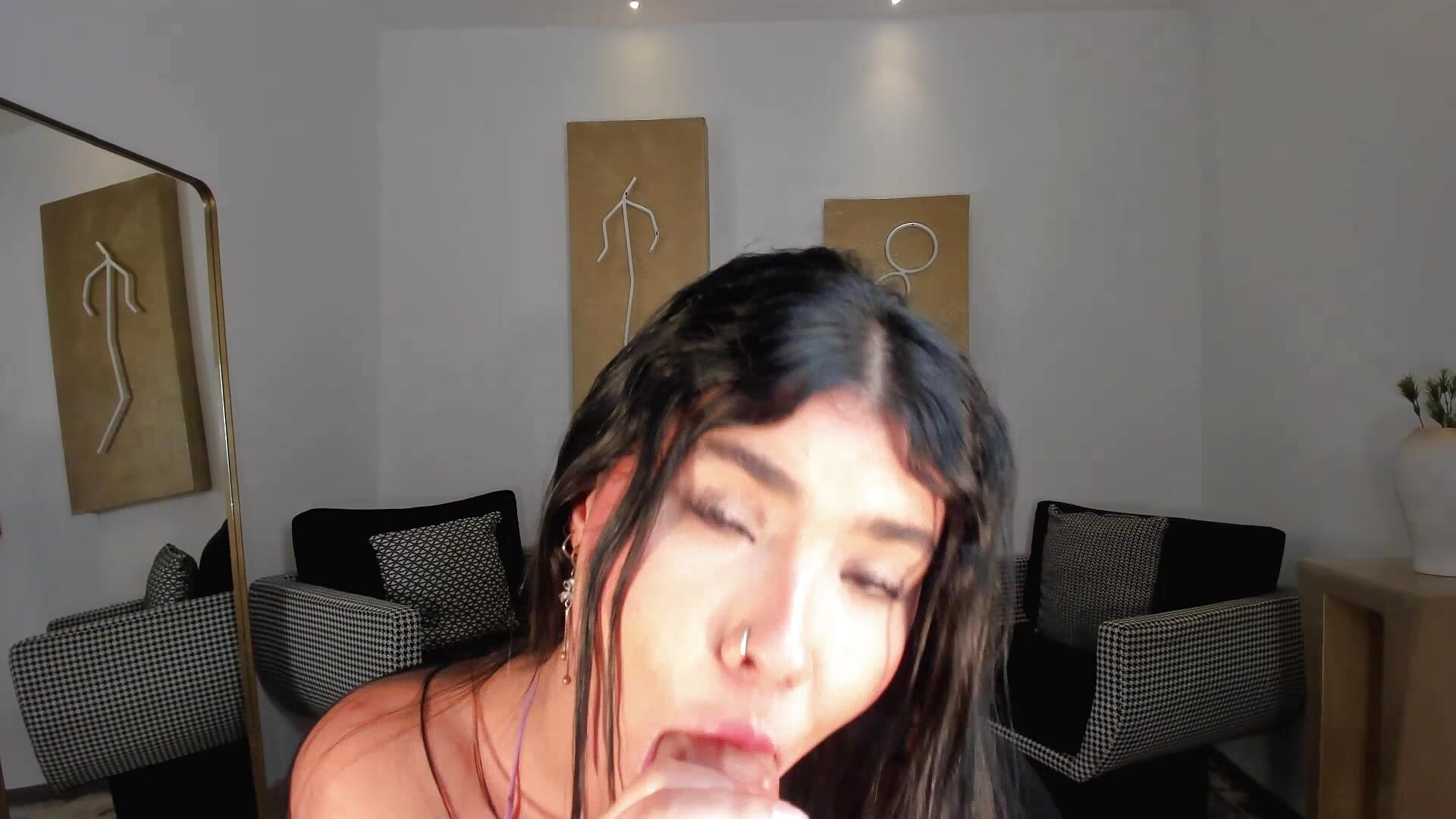 Do you want me to suck your dick like this? - MiaLaurence adlı kamera modelinin videosu