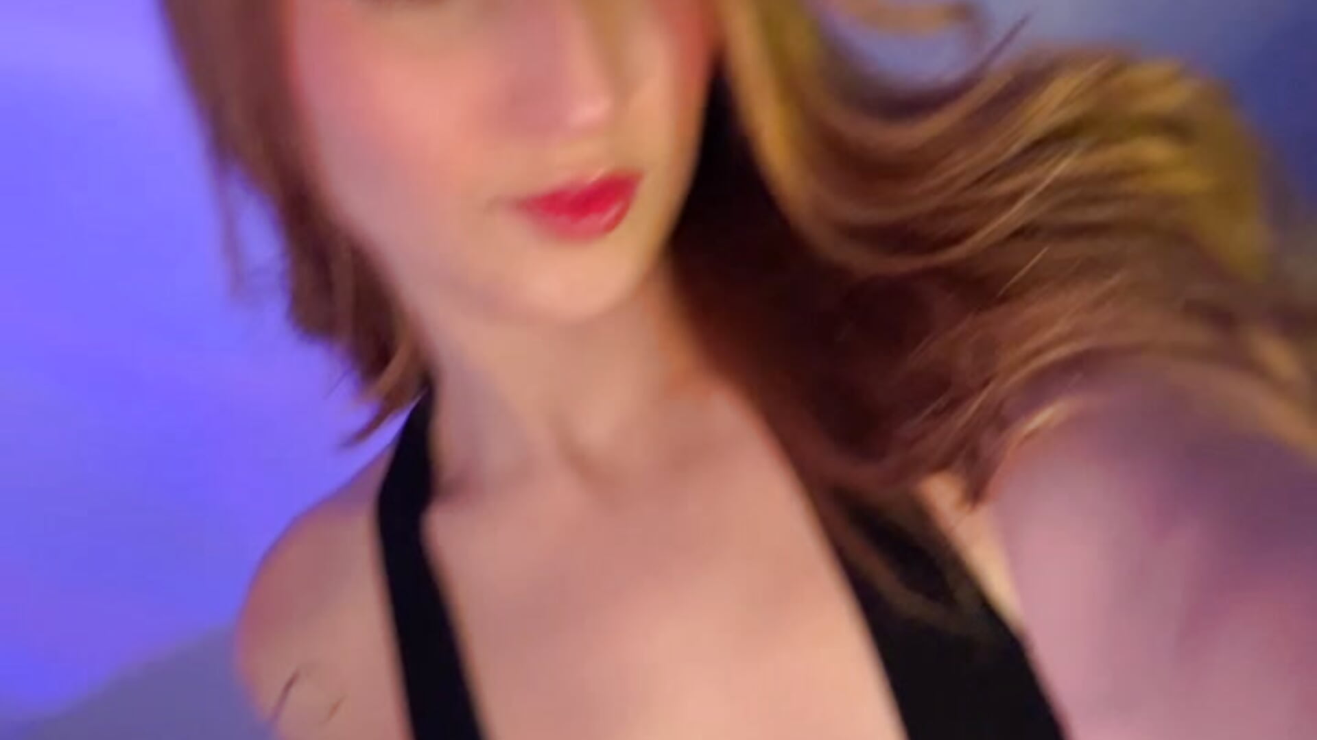 sweet face, black dress, bad intentions 😏 – video od webkamerové modelky miasecretx