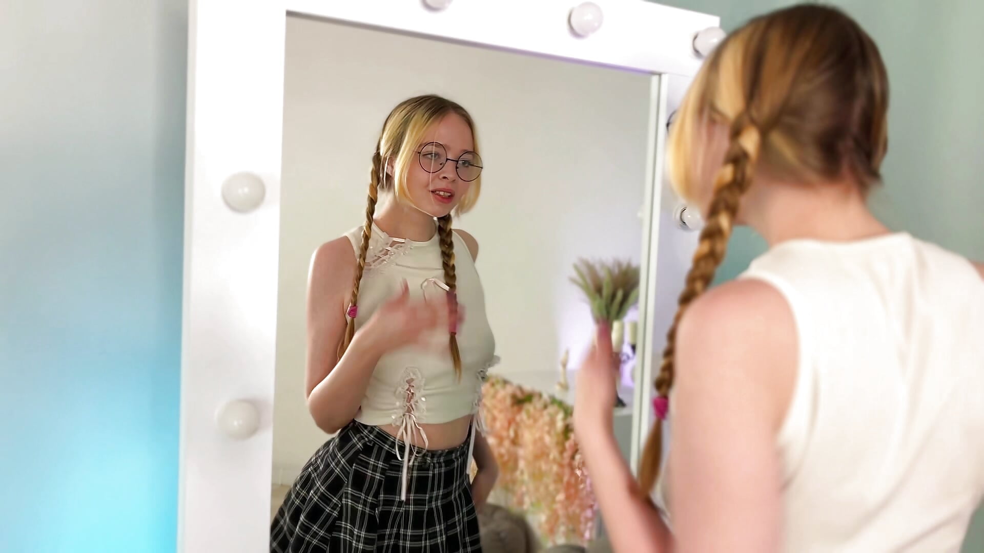 Hey it's me <3 - video by BellaMontgomery cam model