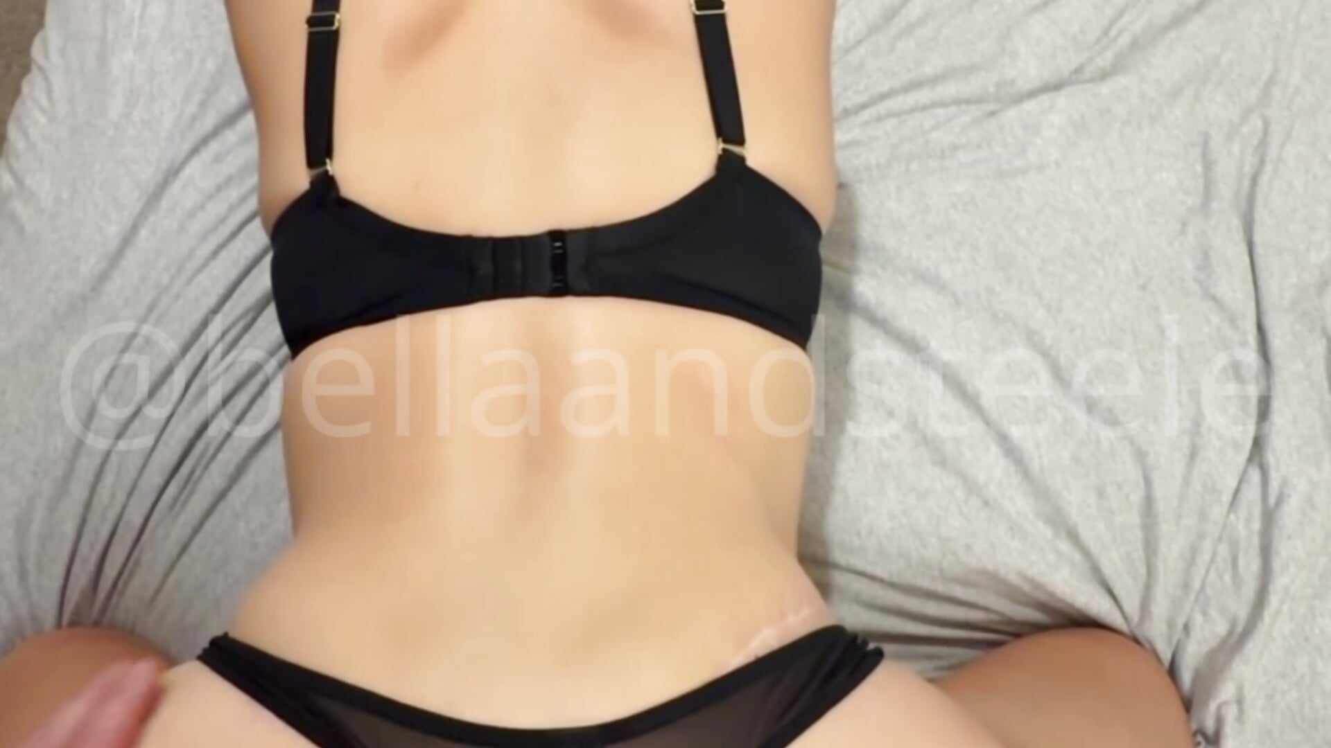 doggy with backshots – video od webkamerové modelky Bellaandsteele