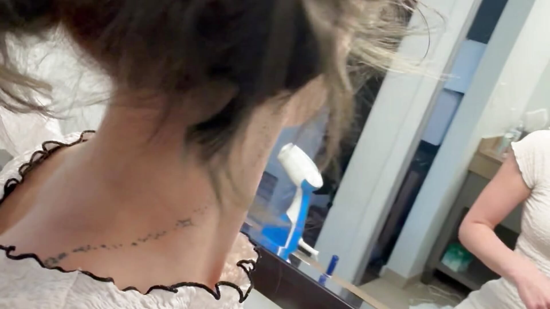 R My Buns Even?! Trying to Figure Out - video by Queen-Ella cam model