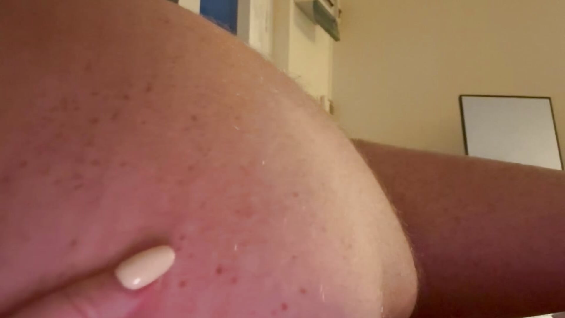 Ass play - video av busty_p cam-modell