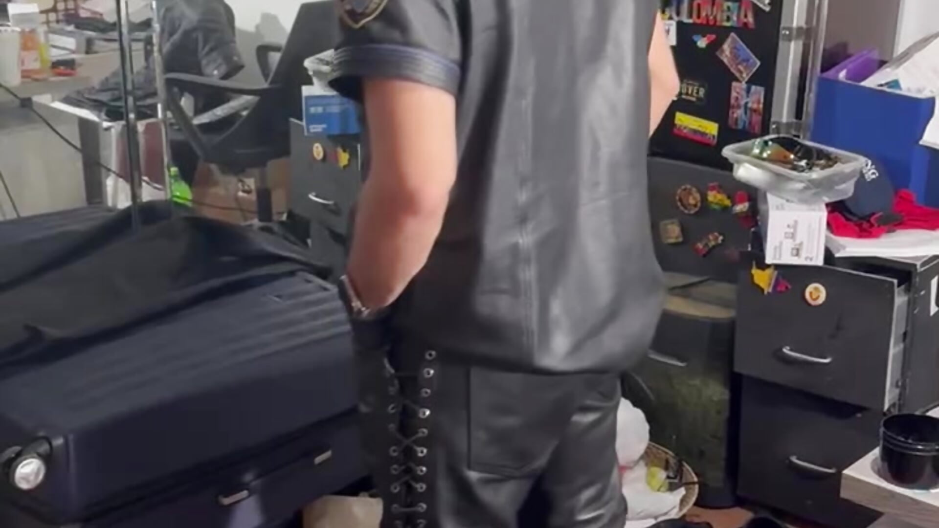 Leather Cowboy - video by HorneyCowboy154 cam model