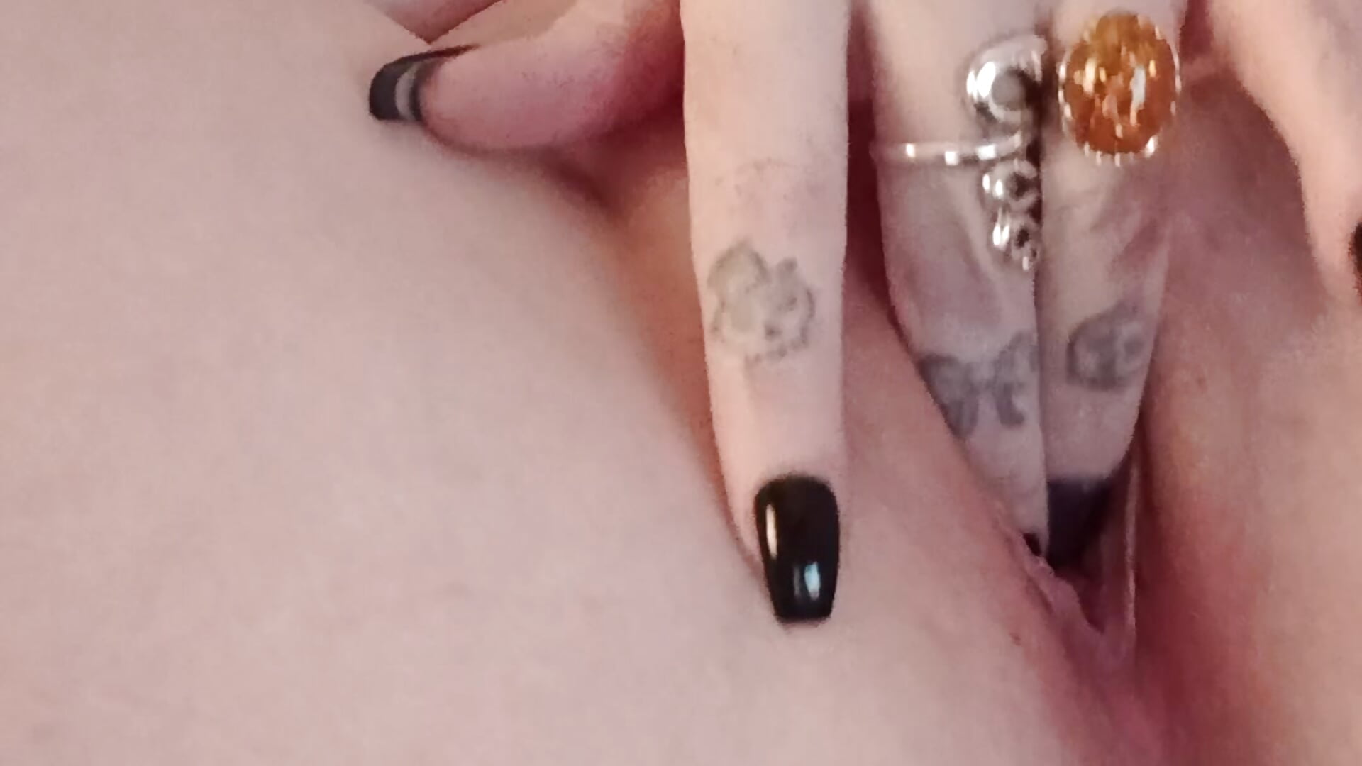 Nice and wet. – видео вебкам-модели Lilith_LeStrange666