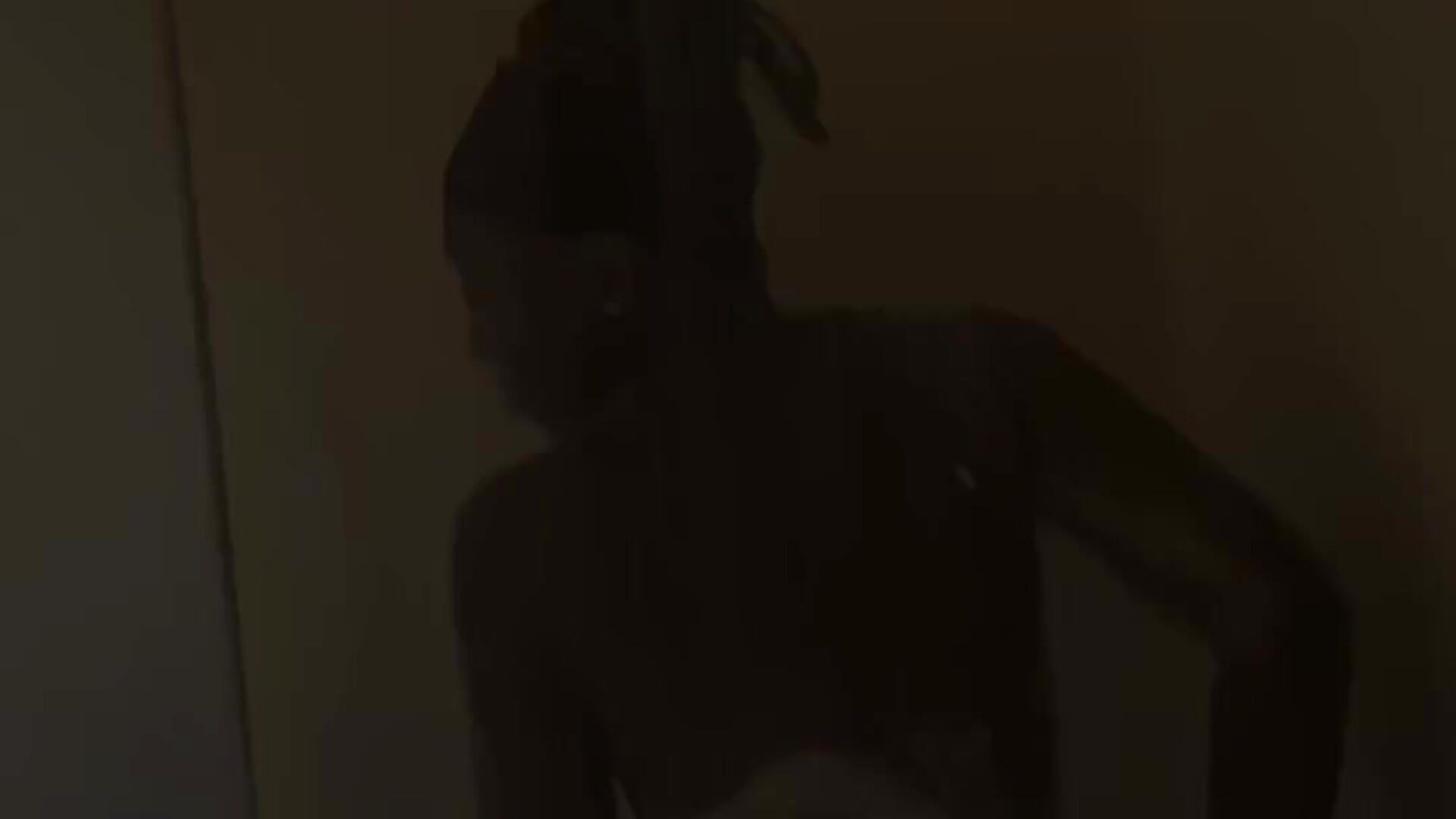 Let’s get wet together daddy😩💦