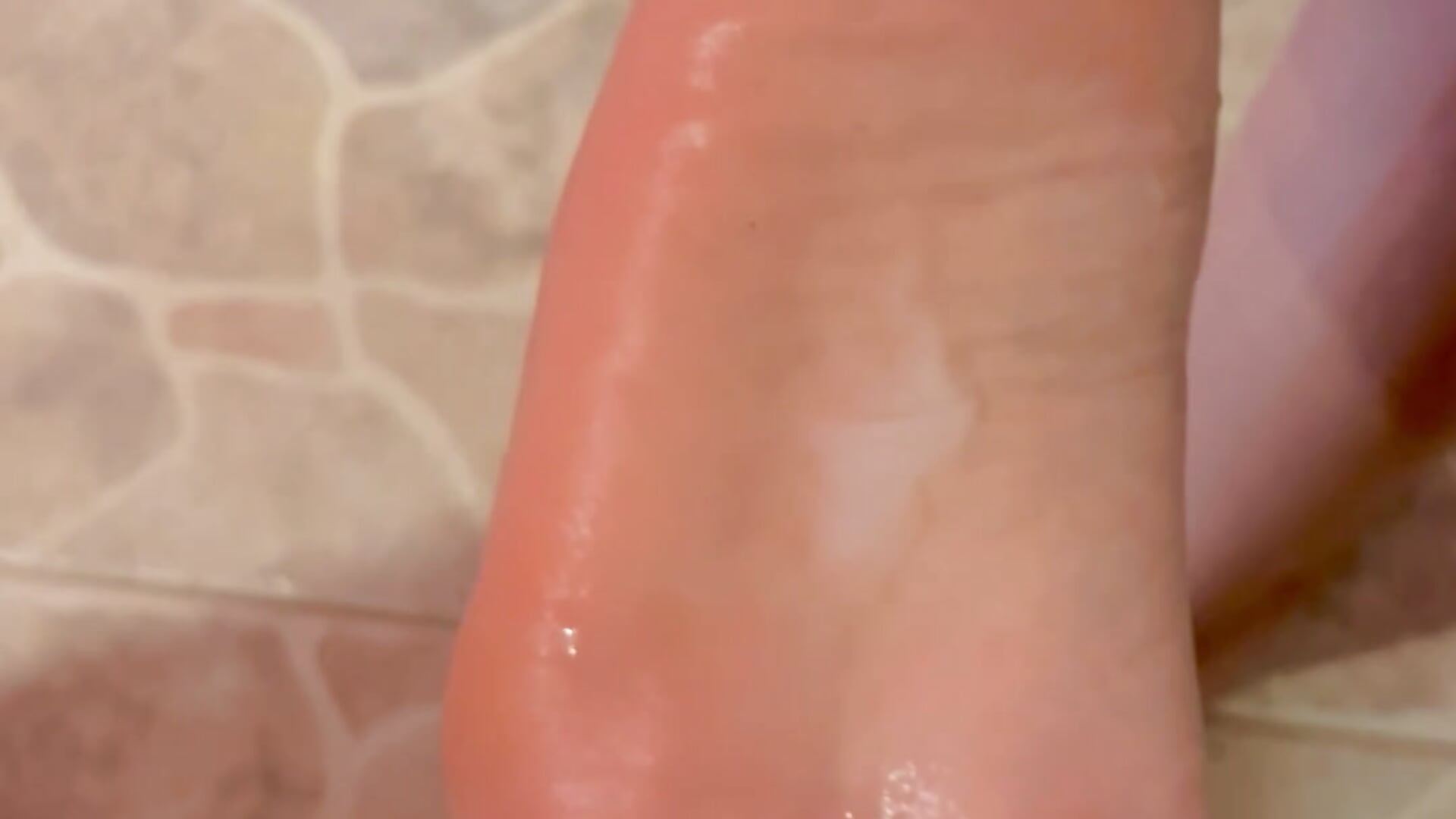 Cum on feet 💦 - فيديو من Naia_and_Alex موديل الكام