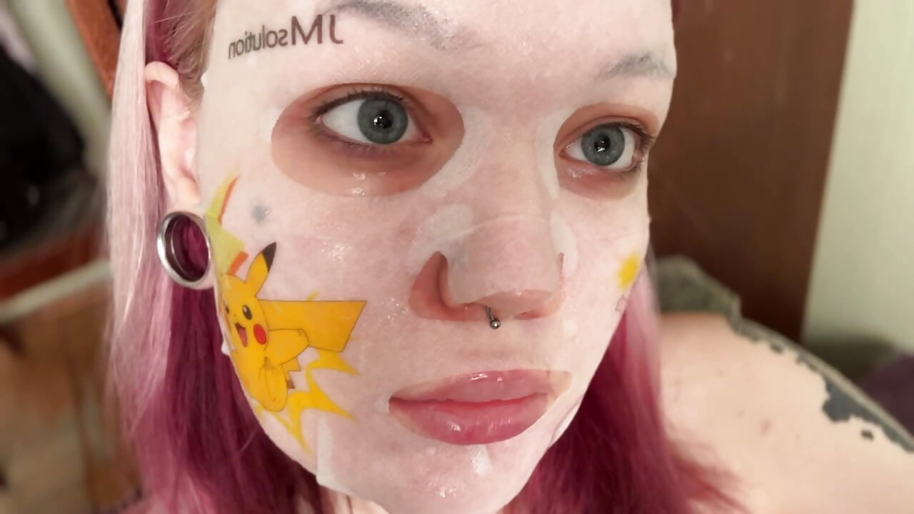 piiiikaaaa chill - video by MiaW0rld cam model