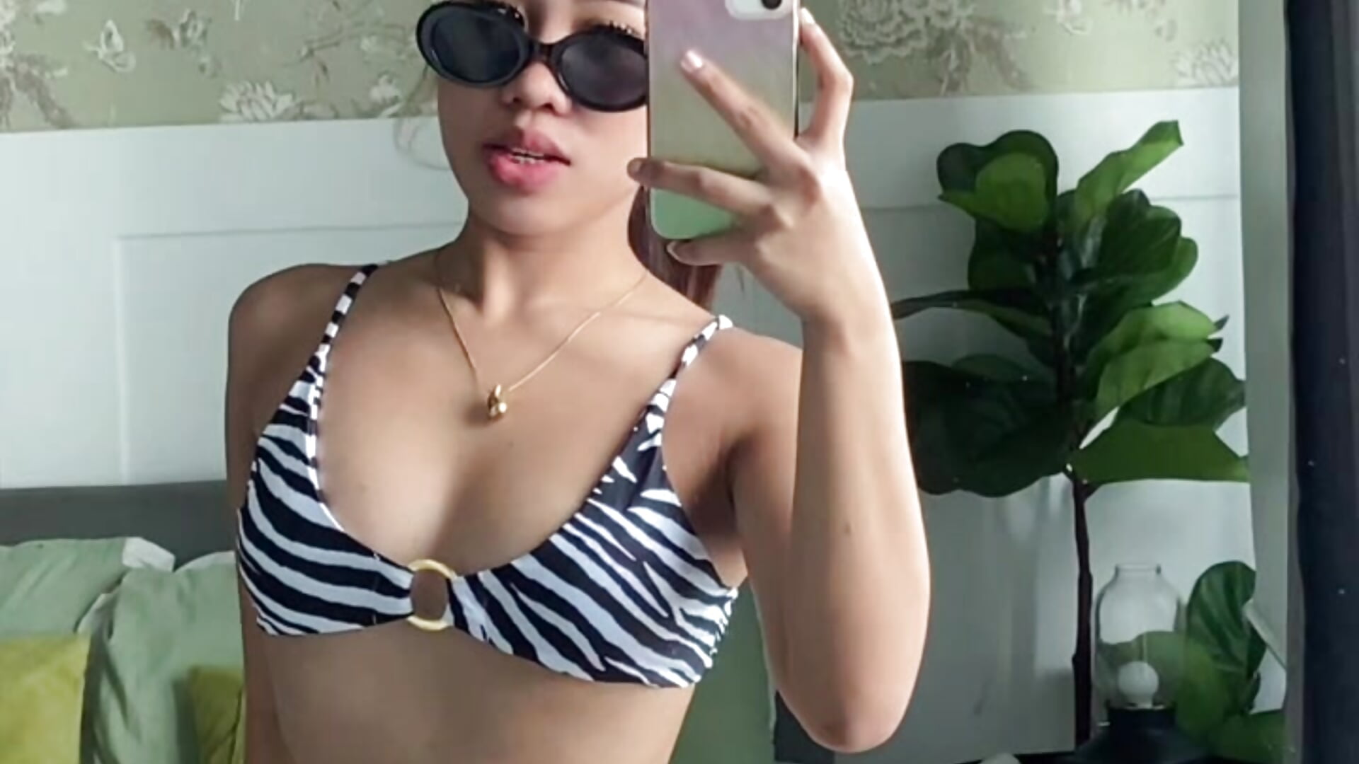 dfe04a13873d4545a6969a43a8e4890b - video by PinayLina18