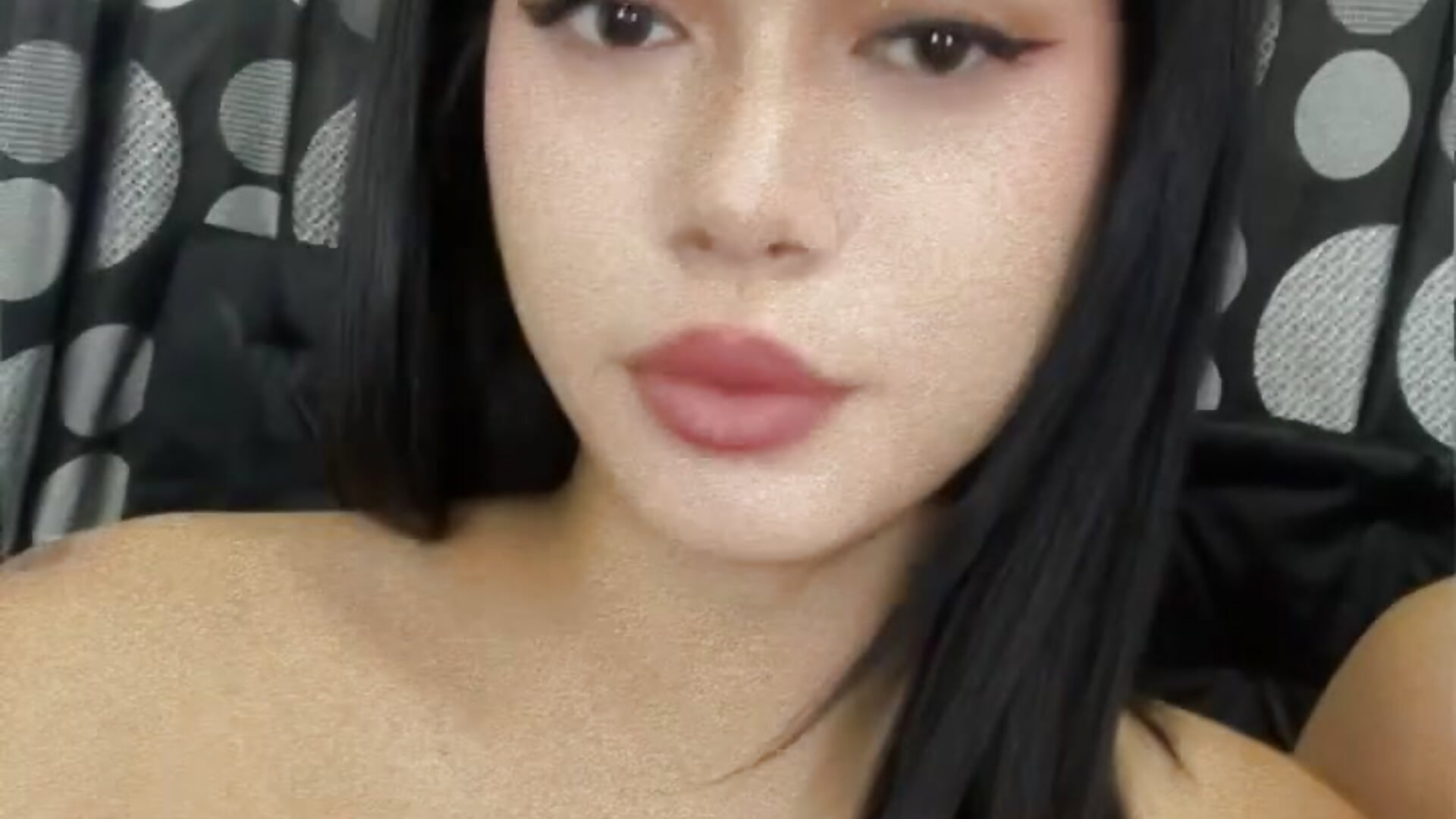 D3584012-C952-4821-80C6-5C9A25BD5EE2 - відео від вебкаммоделі UrDreamAngel4u