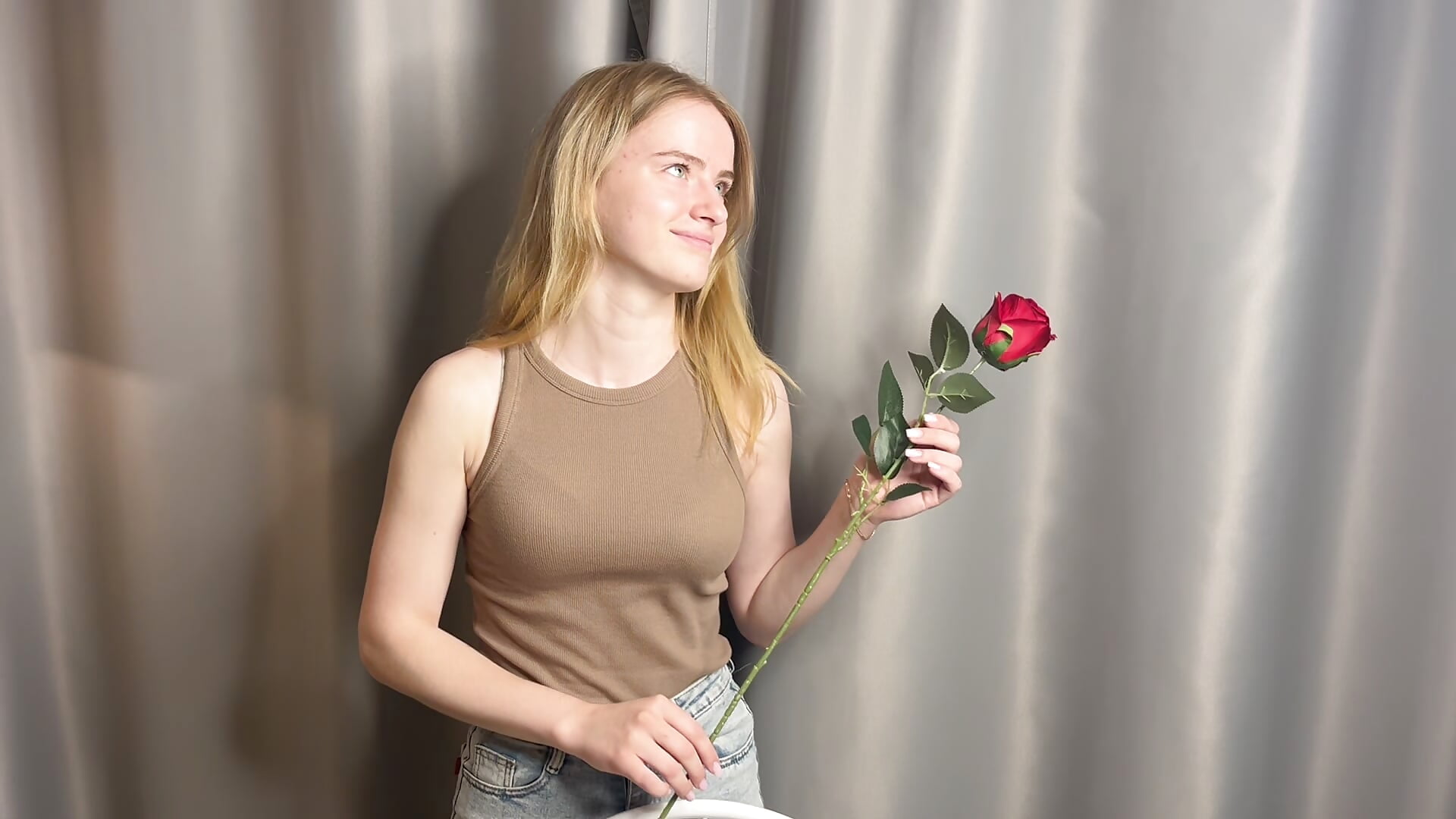 Soft Motion Aesthetics - video by EasterAkey cam model