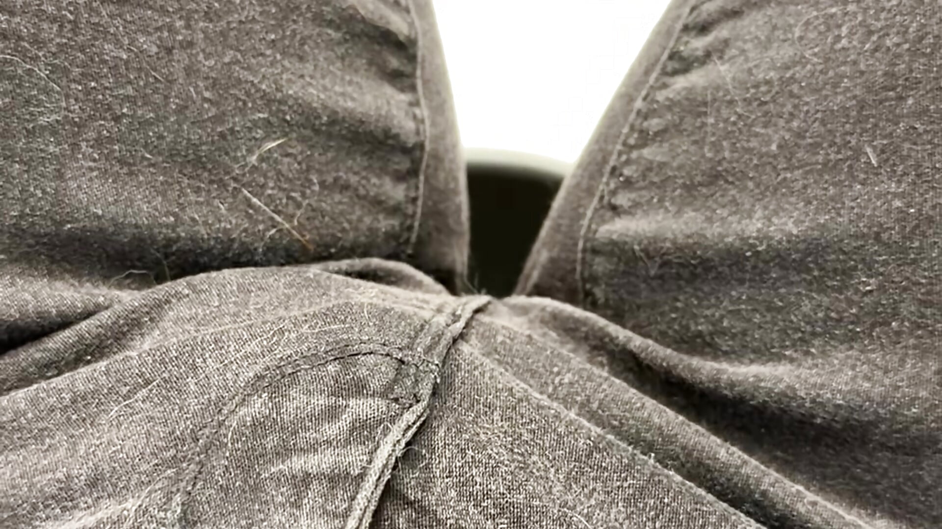 Having fun in the toilet dressed in jeans #1 Free - video LinaLive kameramallilta