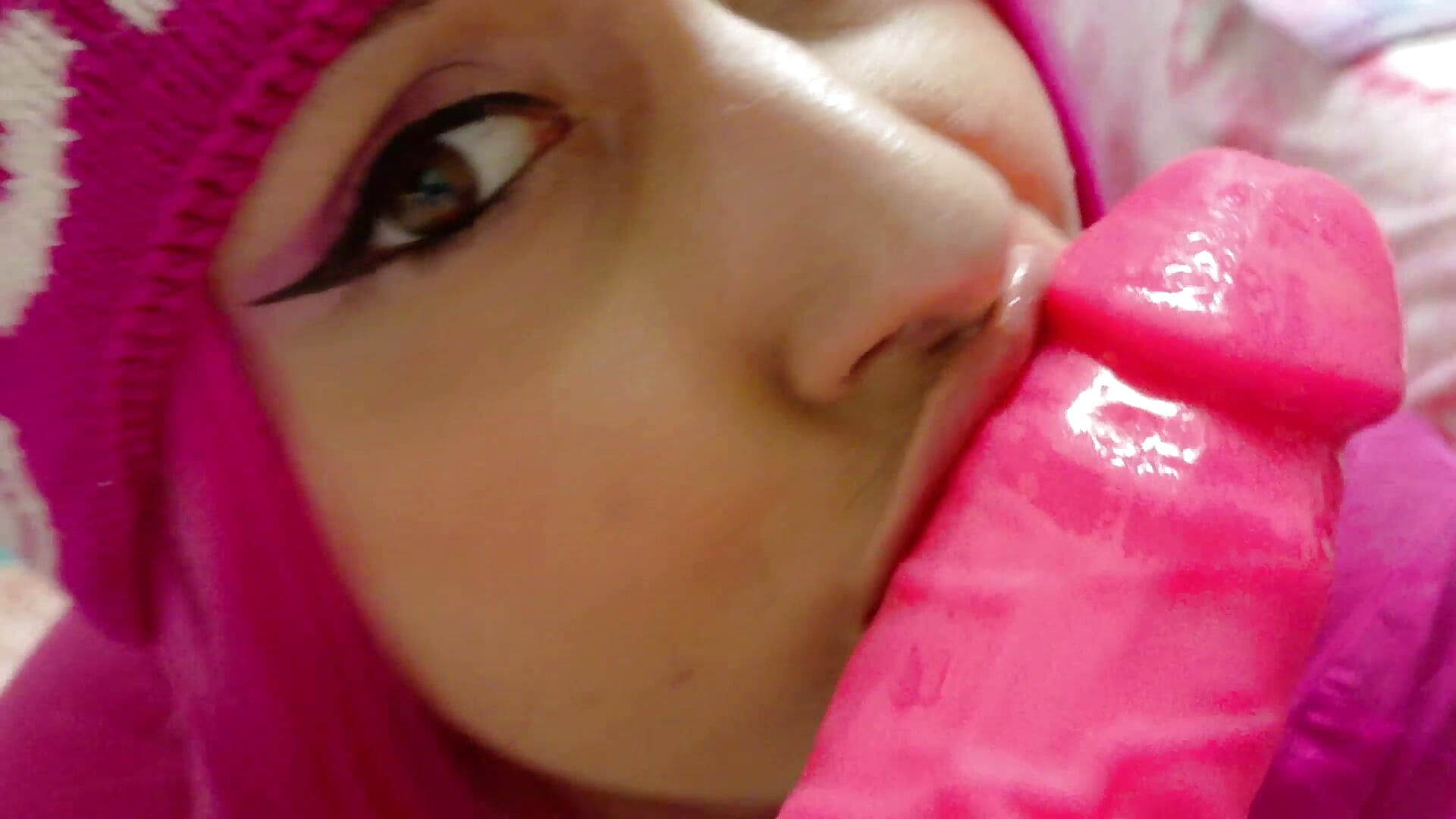 SmileandSuck - video by TheLaylaRose cam model