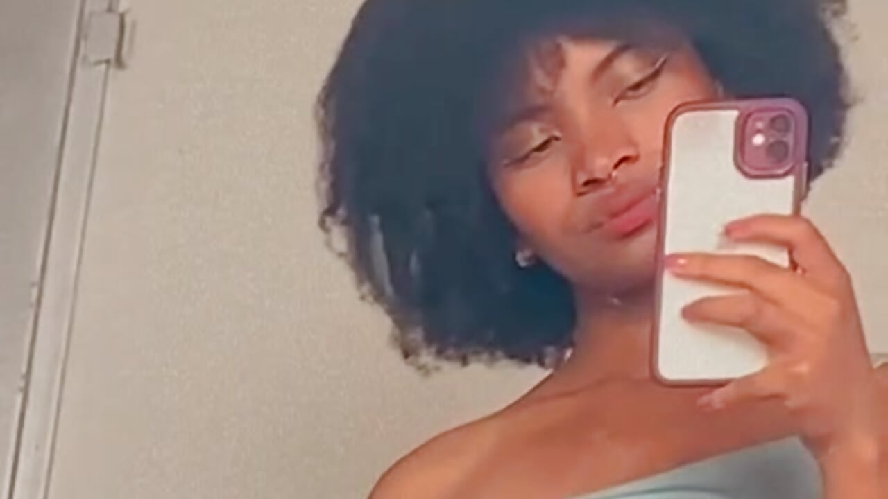 VID-20230404-WA0036 - Video von Lolalewis777 Cam-Model