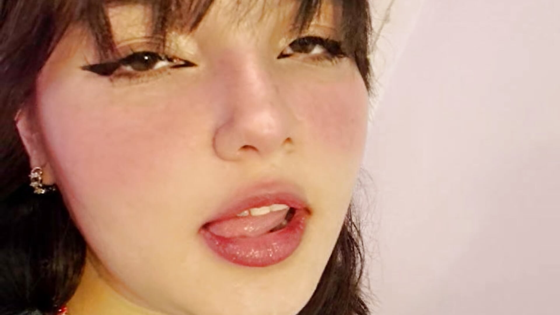 🫰🏻 - video by Gaby99_ cam model