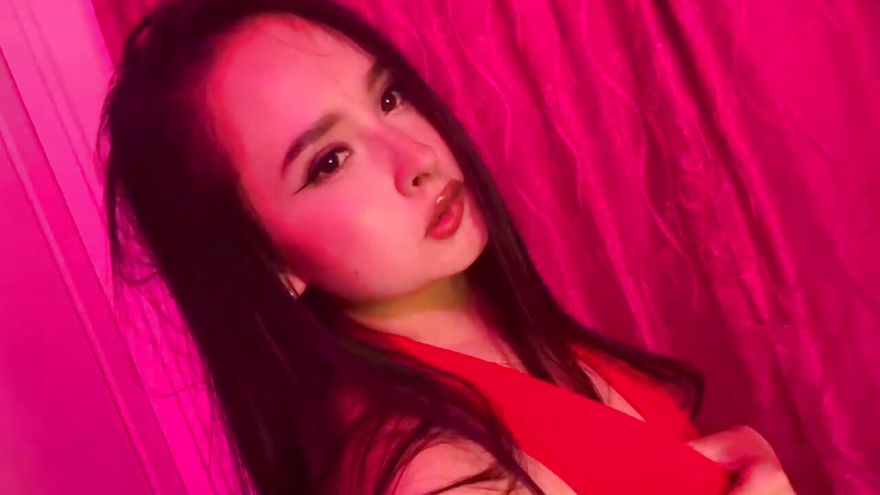 WhatsApp Video 2025-08-25 at 9,01,34 PM - video by Emma-Flowers cam model